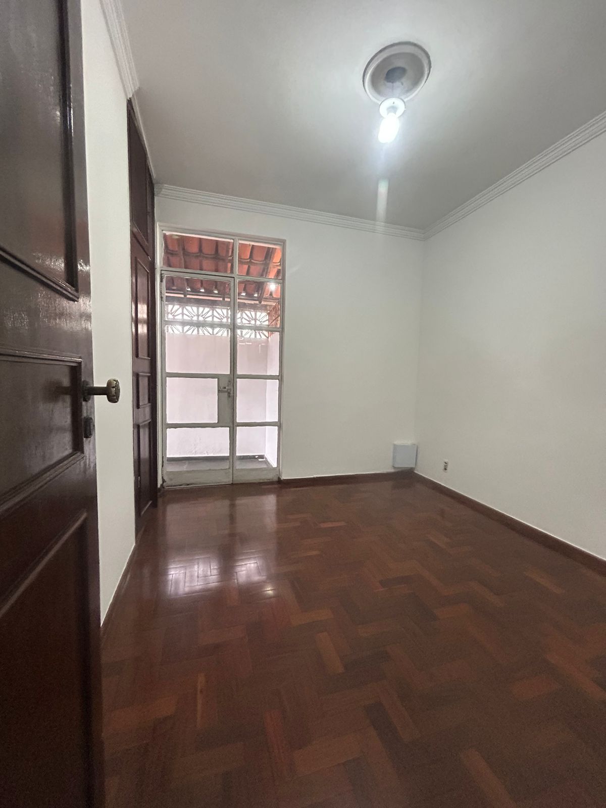 Casa à venda com 4 quartos, 215m² - Foto 9