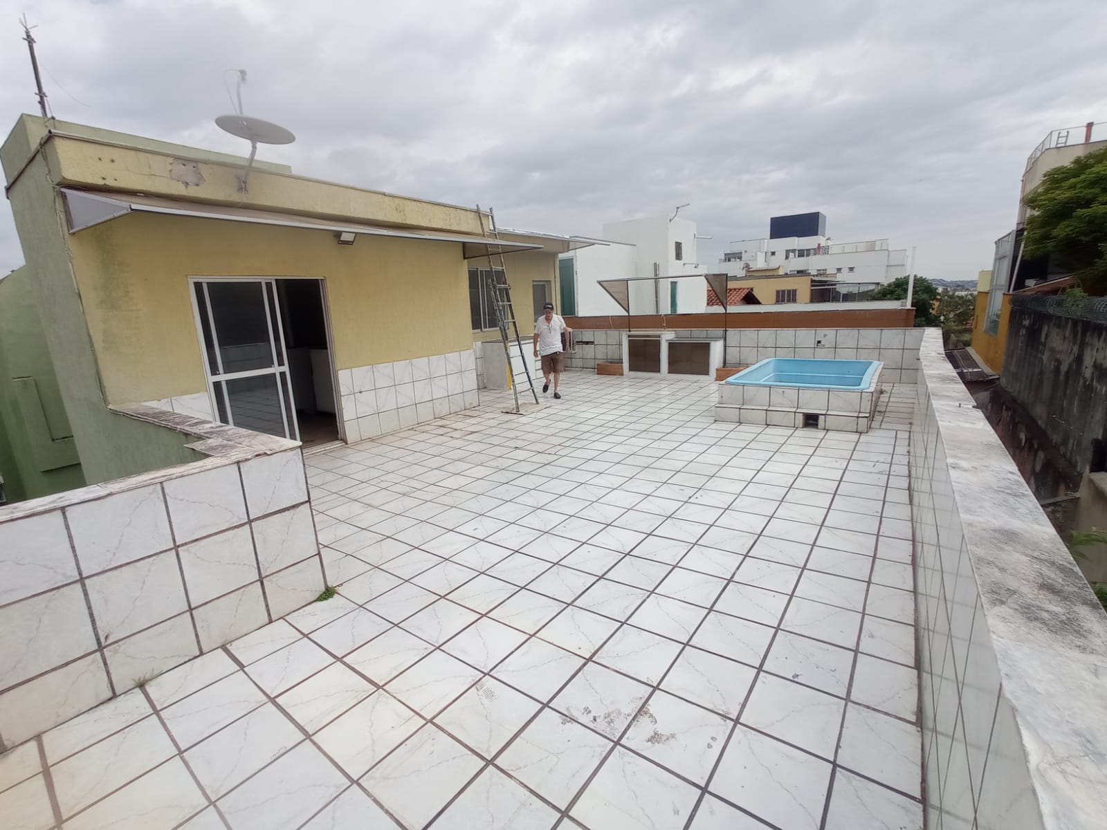 Cobertura para alugar com 5 quartos, 280m² - Foto 1