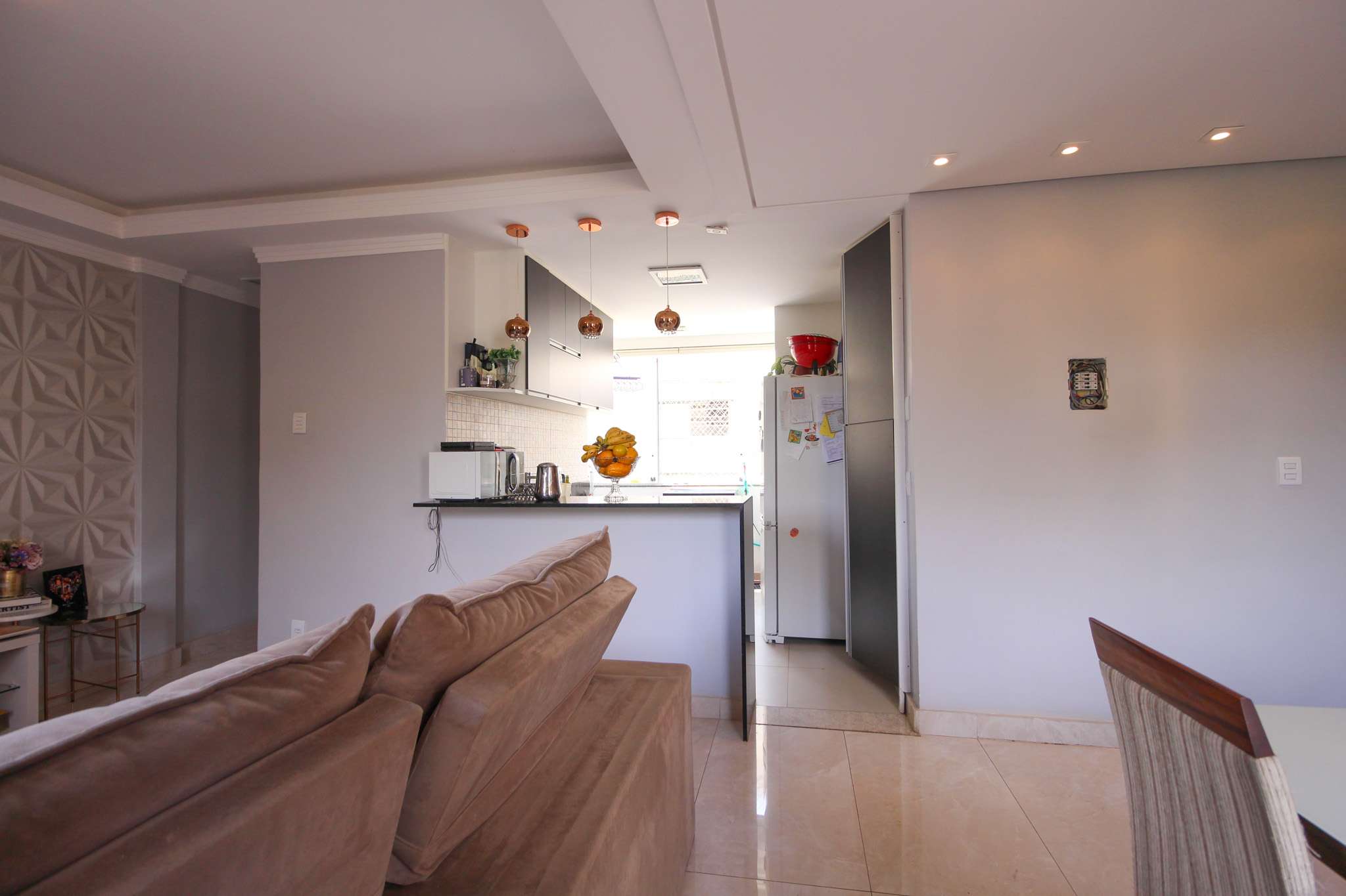 Apartamento à venda com 2 quartos, 75m² - Foto 2