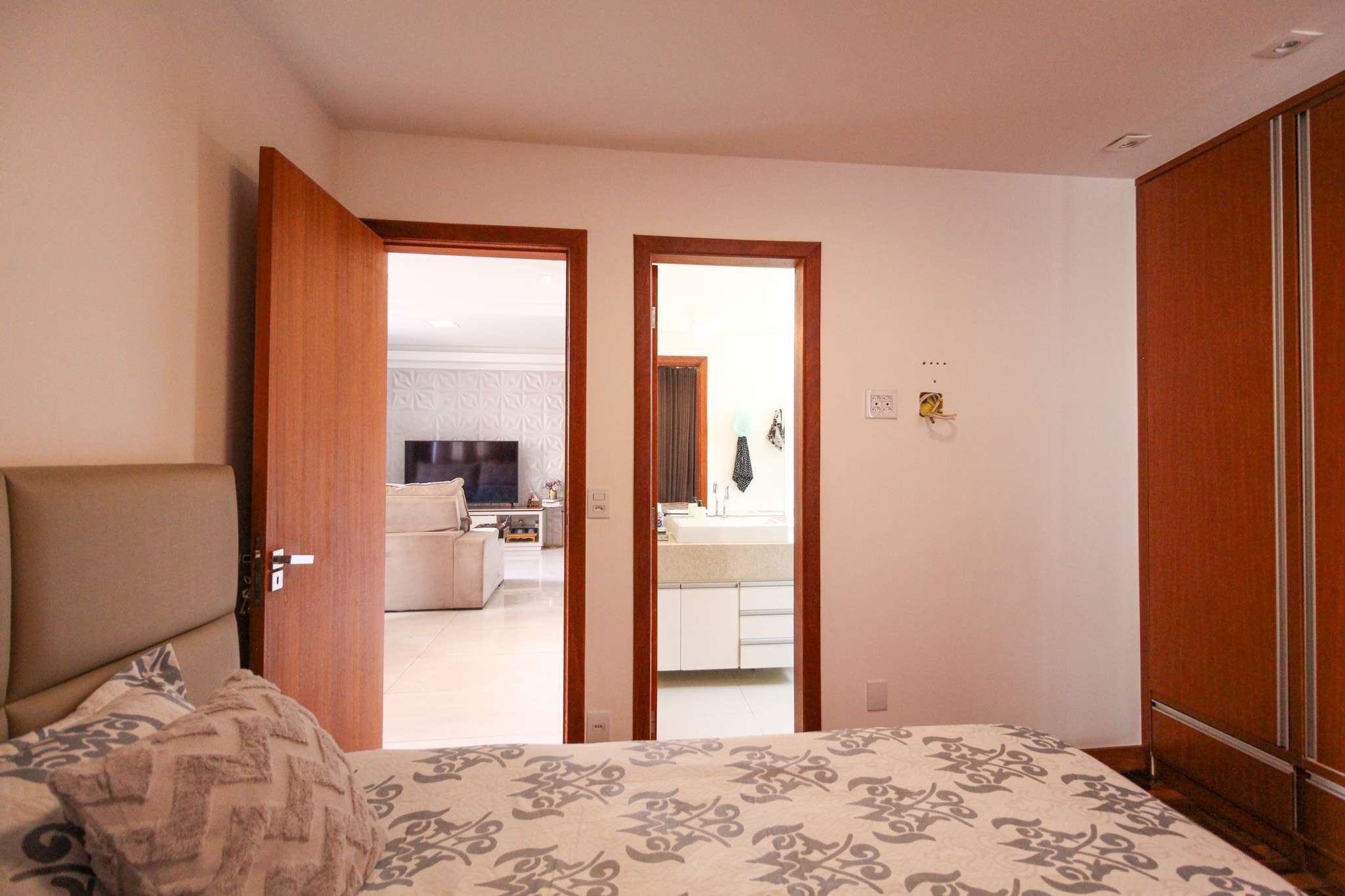 Apartamento à venda com 2 quartos, 75m² - Foto 7