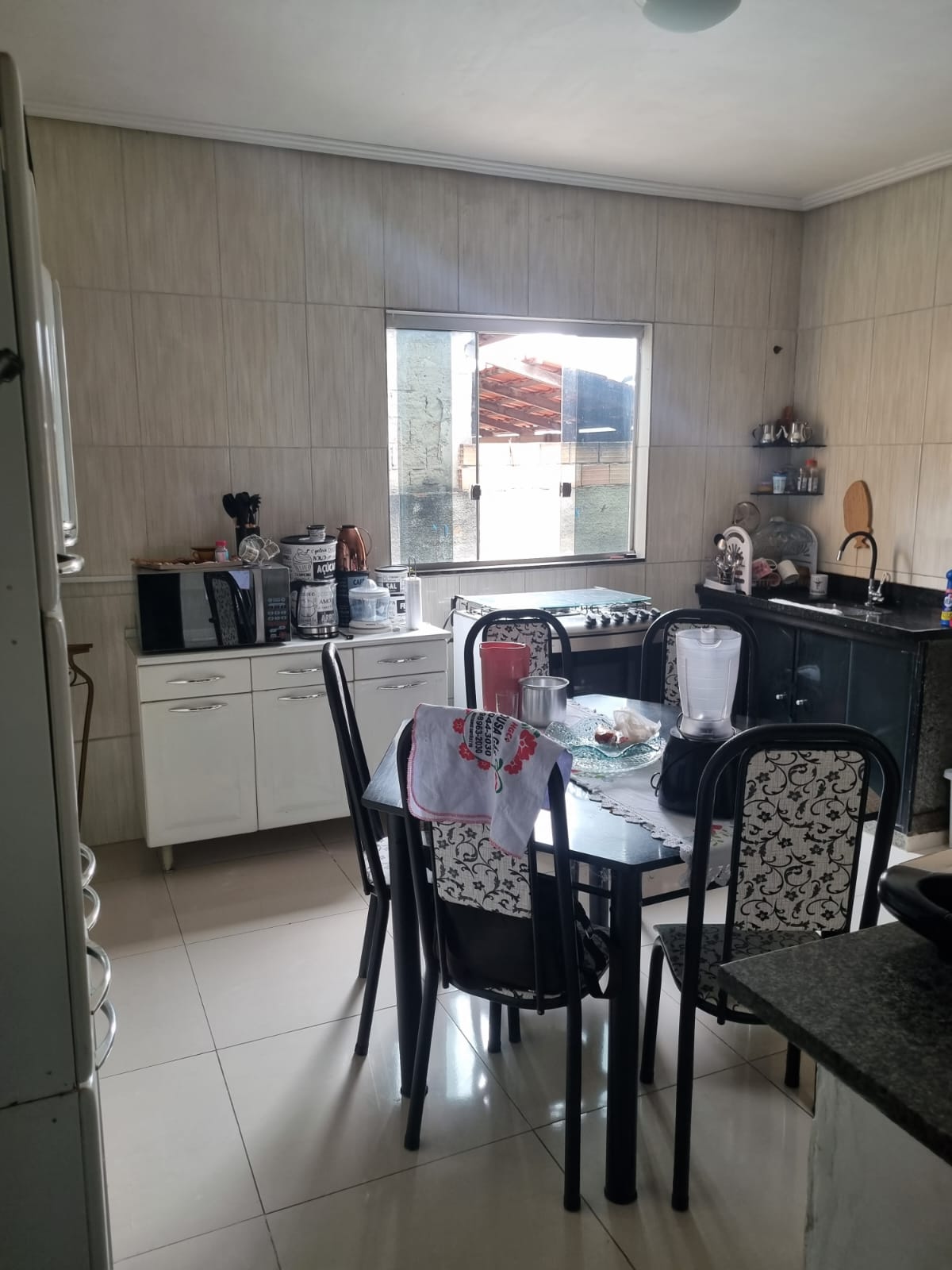 Casa à venda com 2 quartos, 180m² - Foto 2