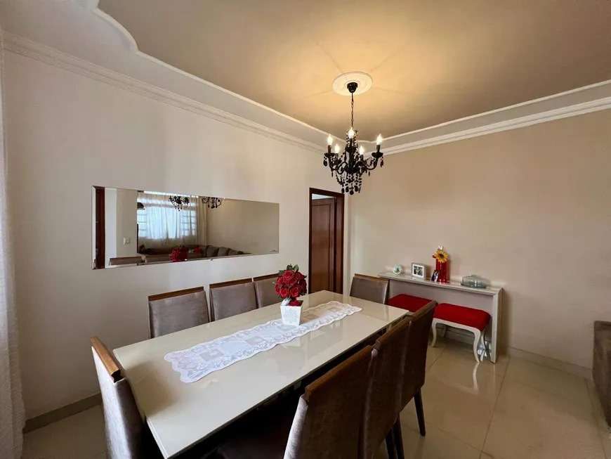 Casa à venda com 3 quartos, 154m² - Foto 3