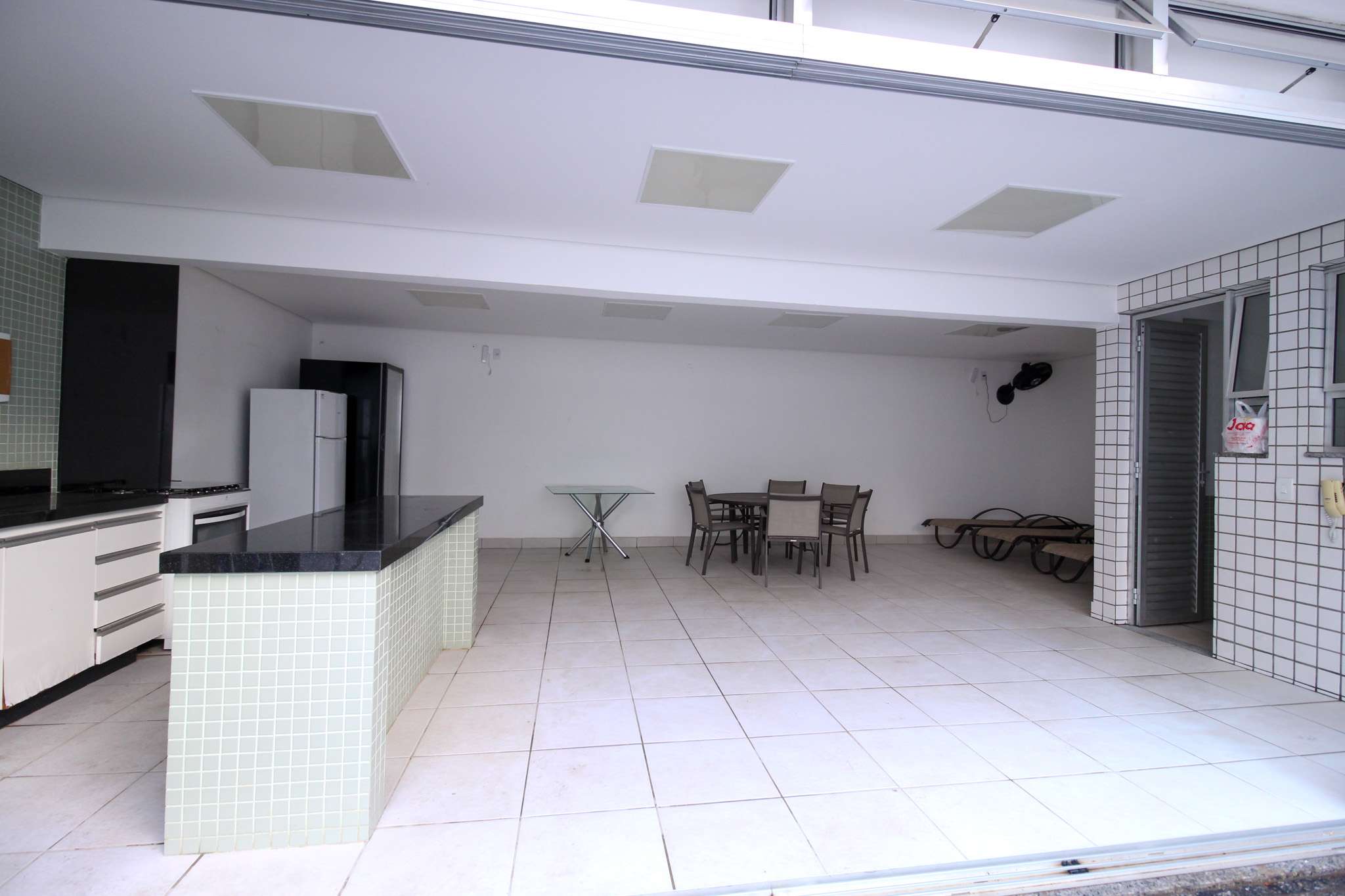 Apartamento à venda com 3 quartos, 145m² - Foto 18