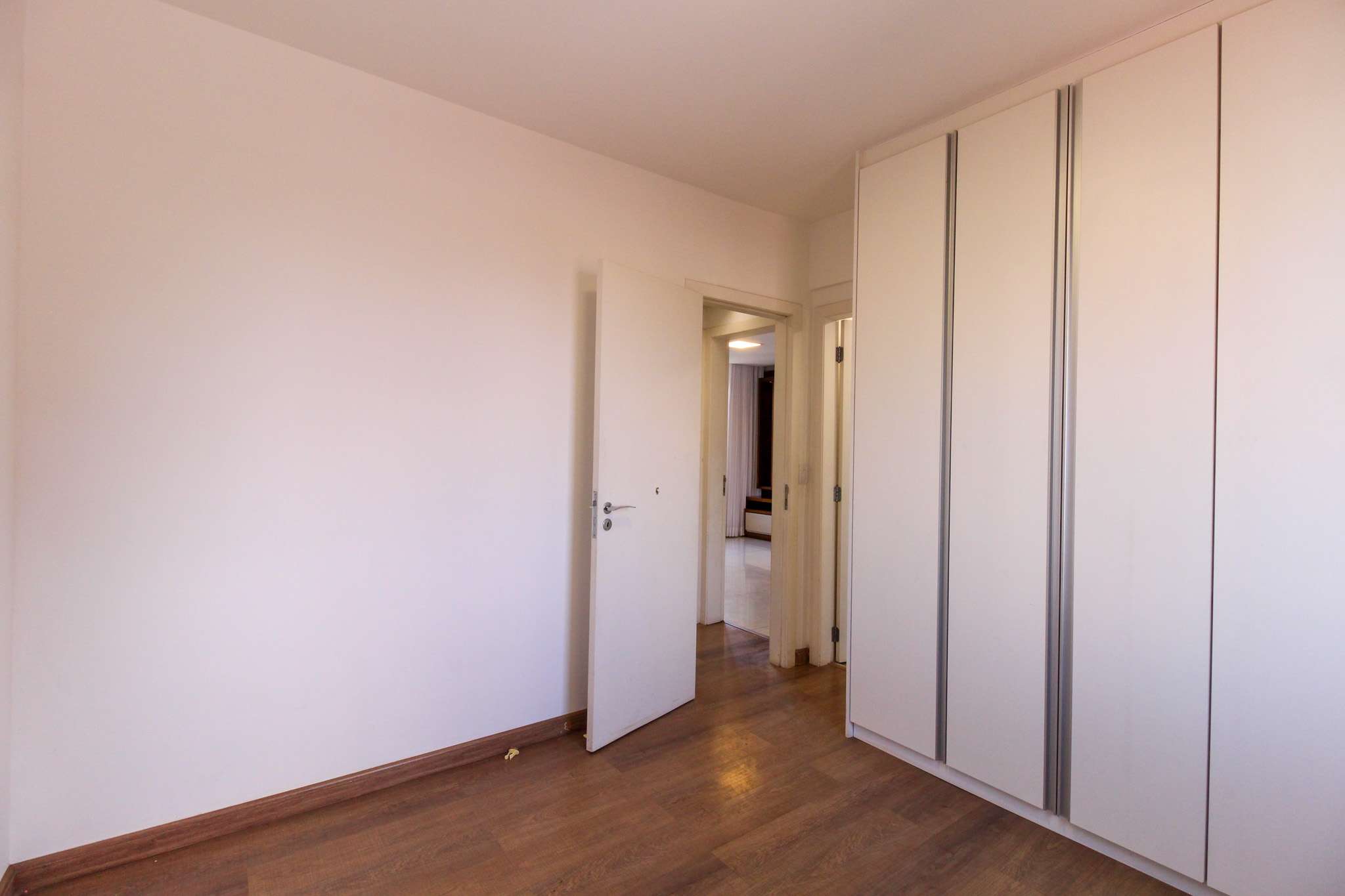 Apartamento à venda com 3 quartos, 145m² - Foto 17