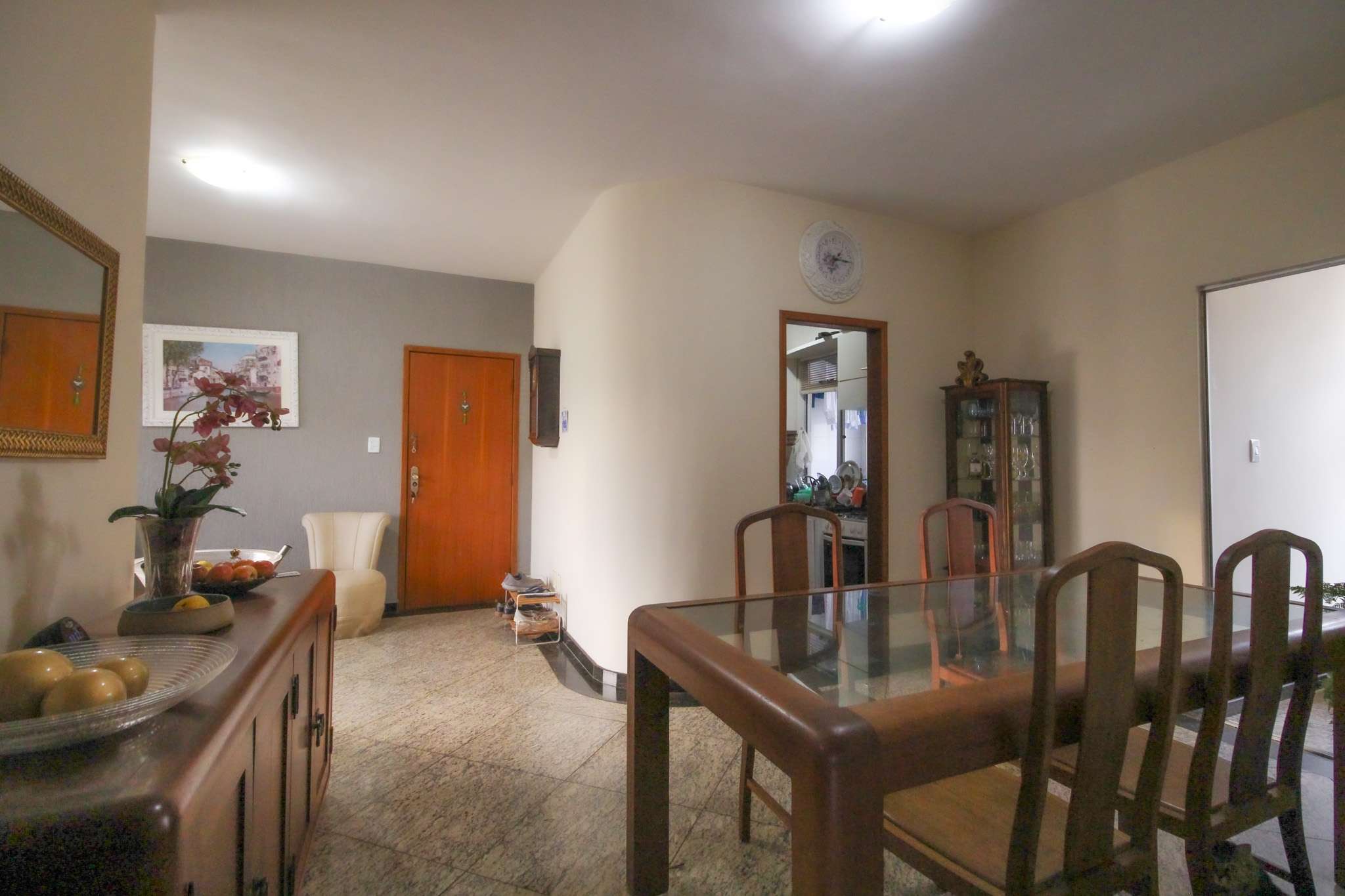 Apartamento à venda com 4 quartos, 202m² - Foto 1