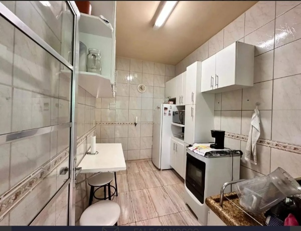 Casa à venda com 2 quartos, 65m² - Foto 4