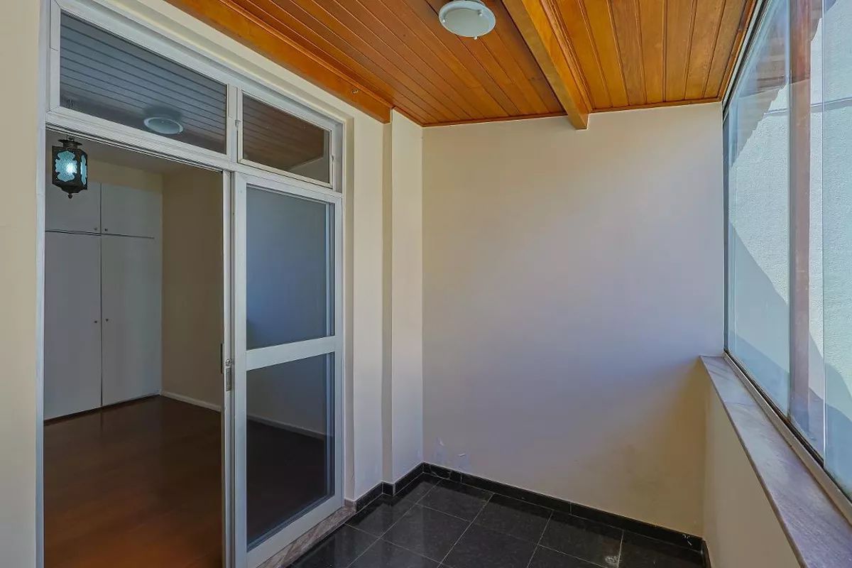 Apartamento à venda com 3 quartos, 184m² - Foto 19