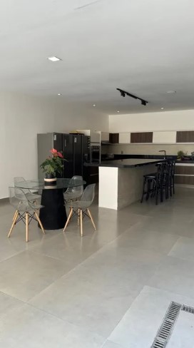 Casa à venda com 3 quartos, 420m² - Foto 9