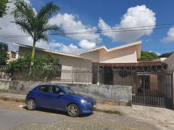 Casa à venda com 4 quartos, 200m² - Foto 17