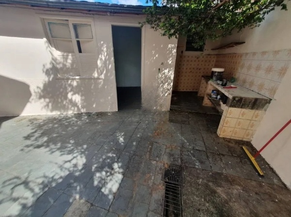 Casa à venda com 4 quartos, 200m² - Foto 4