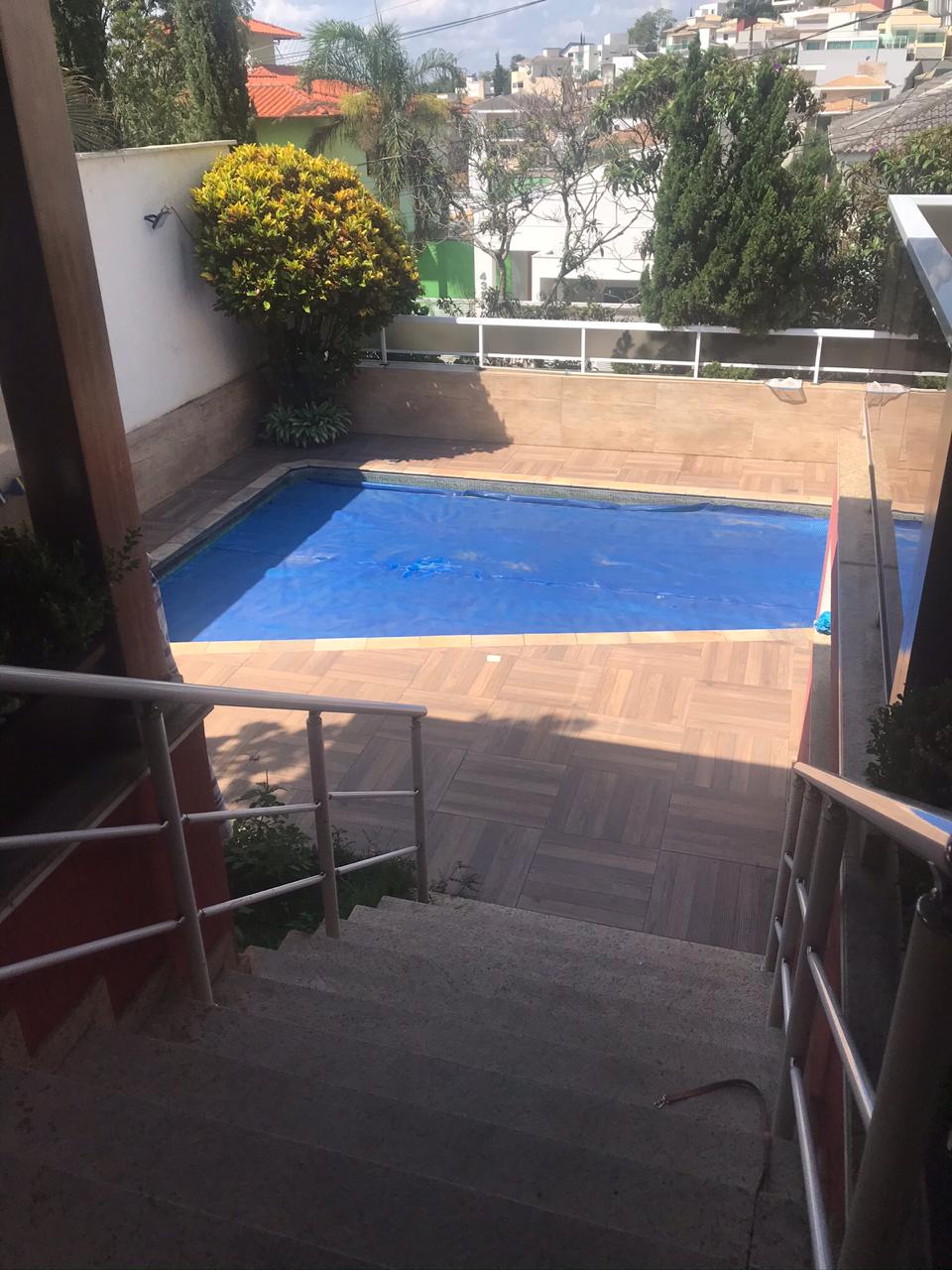 Casa de Condomínio à venda com 4 quartos, 360m² - Foto 2