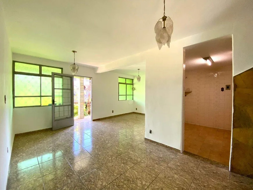 Casa à venda com 5 quartos, 170m² - Foto 1