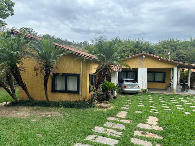 Chácara à venda com 4 quartos, 498m² - Foto 2