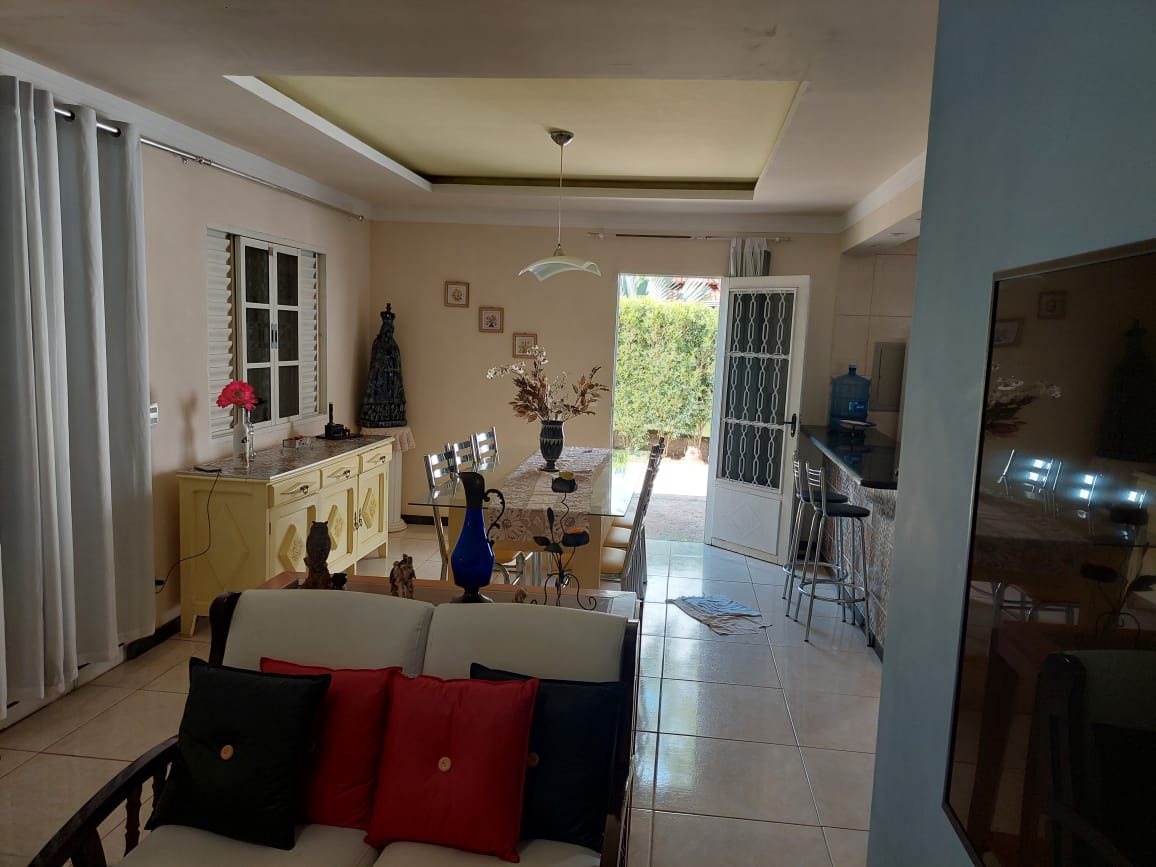 Casa de Condomínio à venda com 6 quartos, 305m² - Foto 1