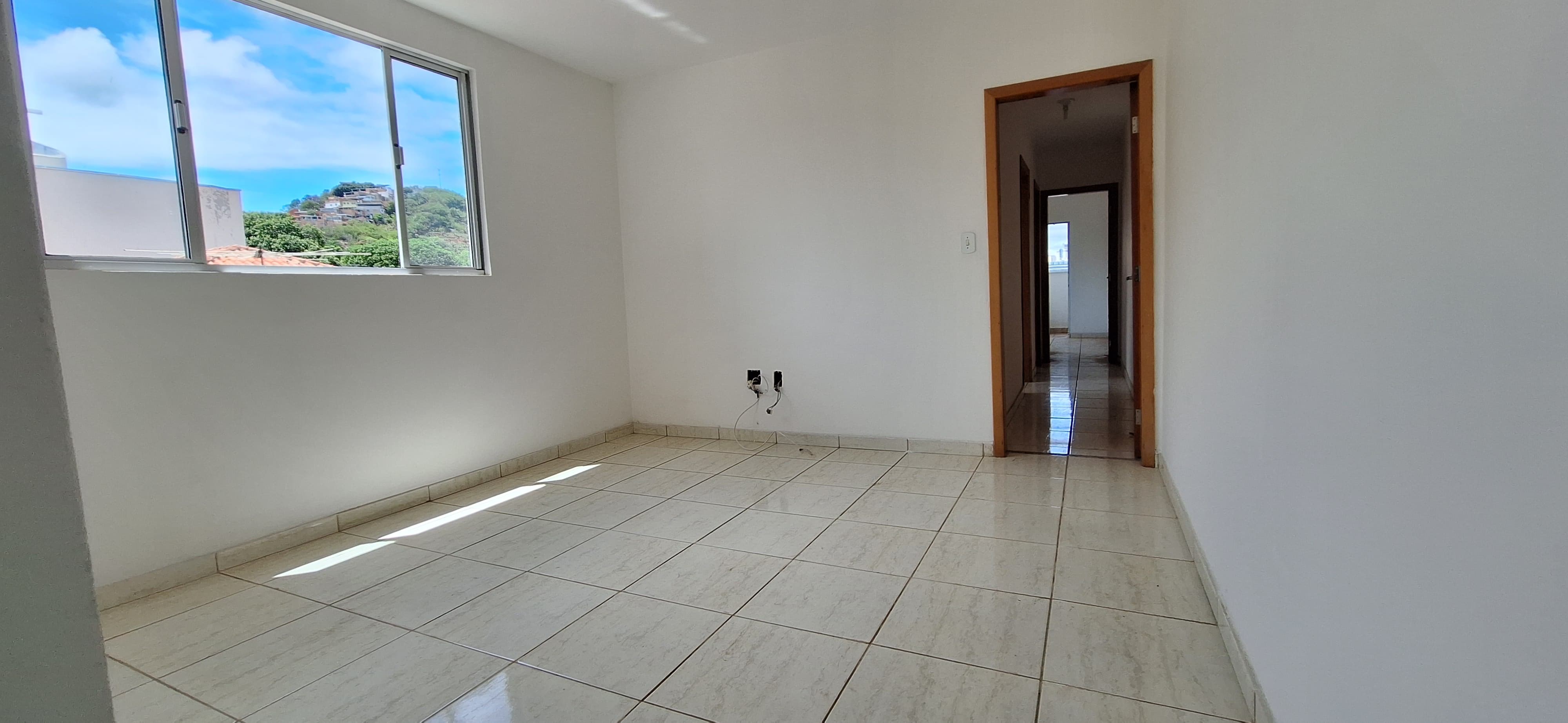 Apartamento à venda com 2 quartos, 65m² - Foto 2