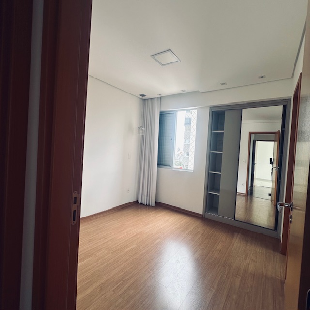 Apartamento para alugar com 3 quartos, 85m² - Foto 8