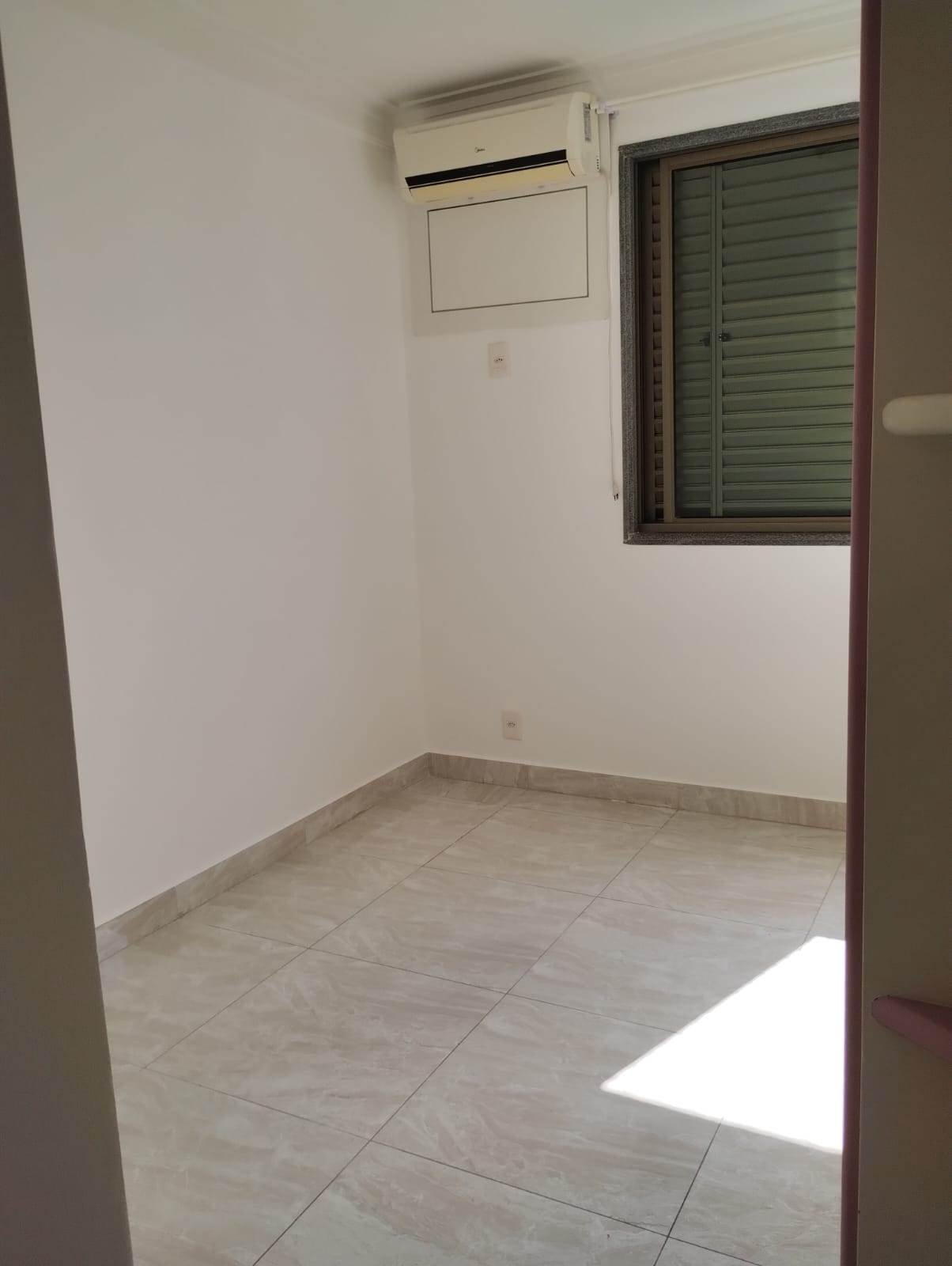 Apartamento para alugar com 3 quartos, 116m² - Foto 13