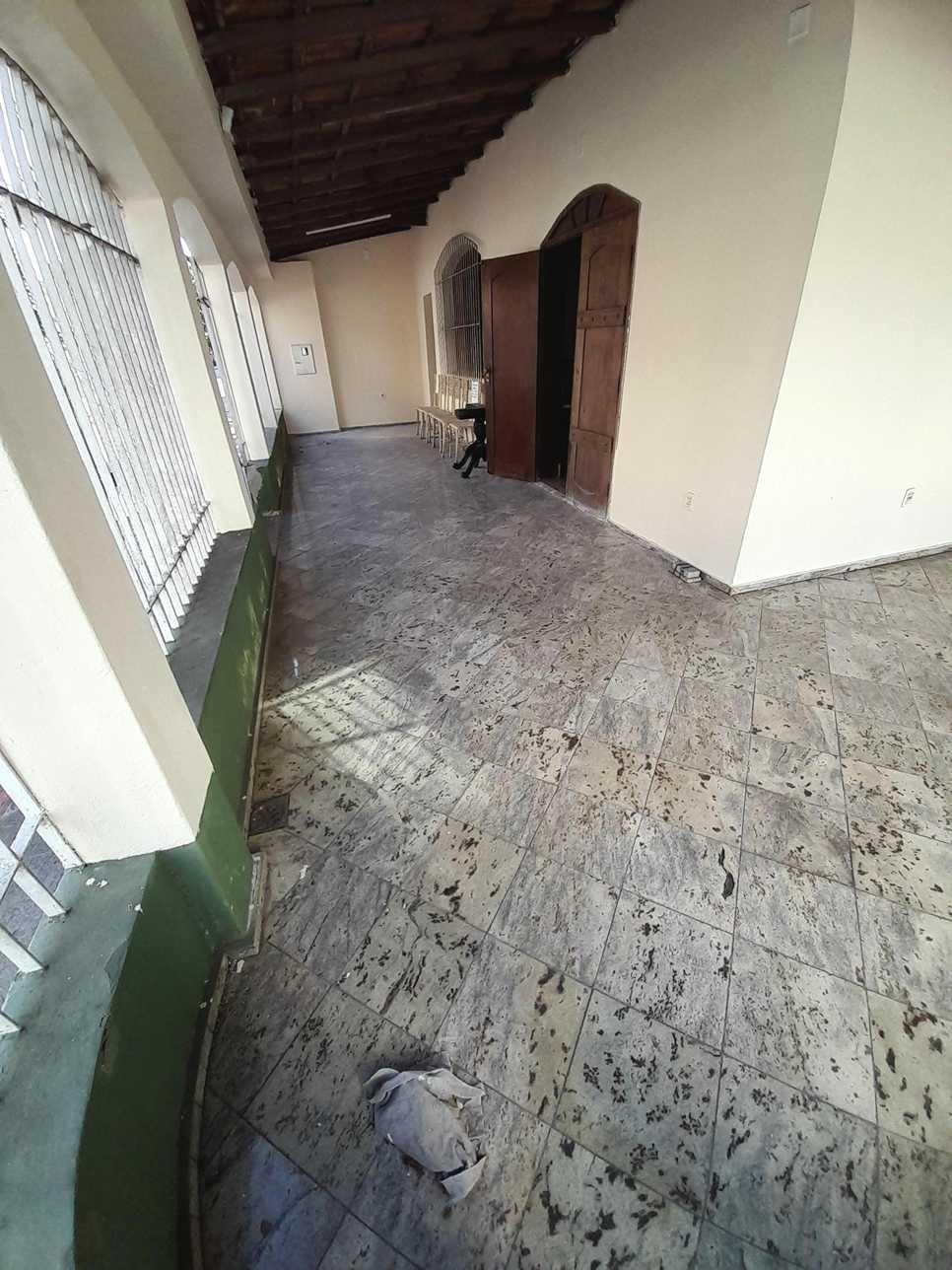 Casa para alugar com 5 quartos, 300m² - Foto 18