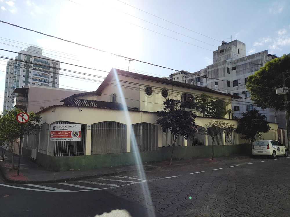 Casa para alugar com 5 quartos, 300m² - Foto 1