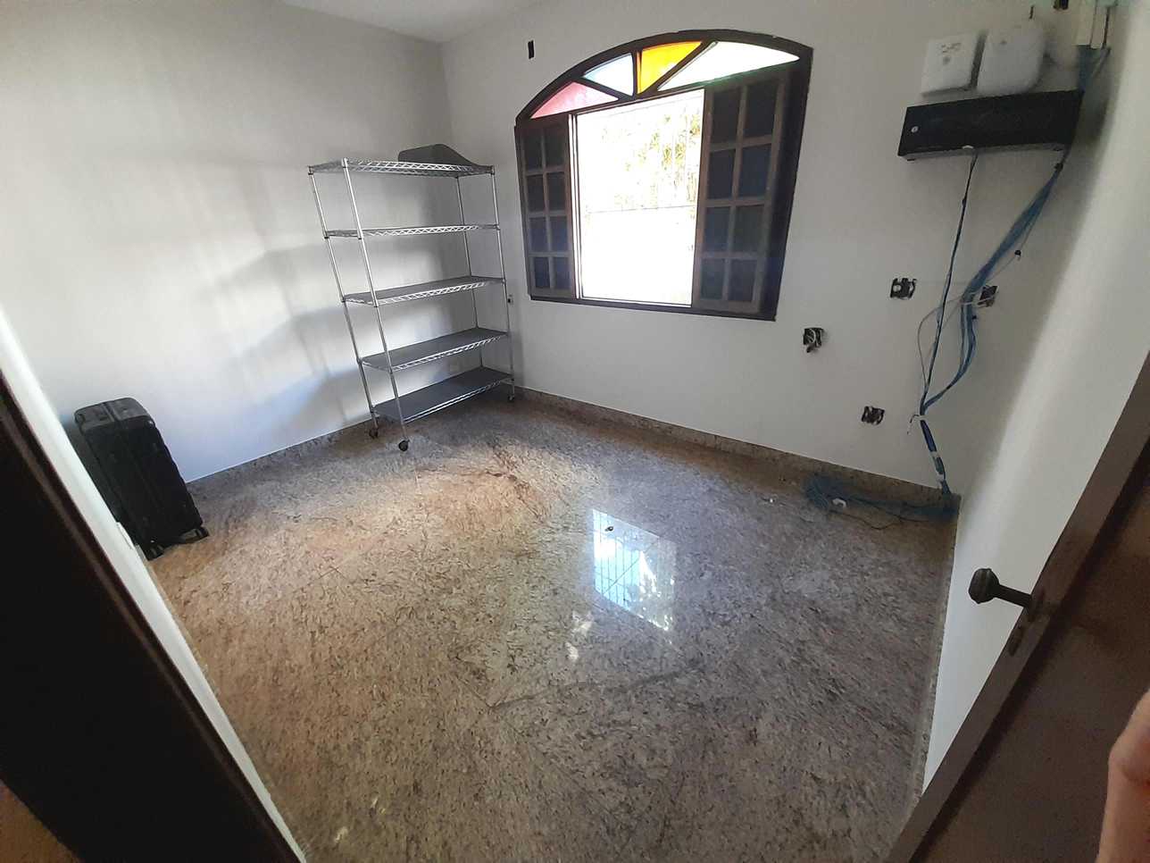 Casa para alugar com 5 quartos, 300m² - Foto 10