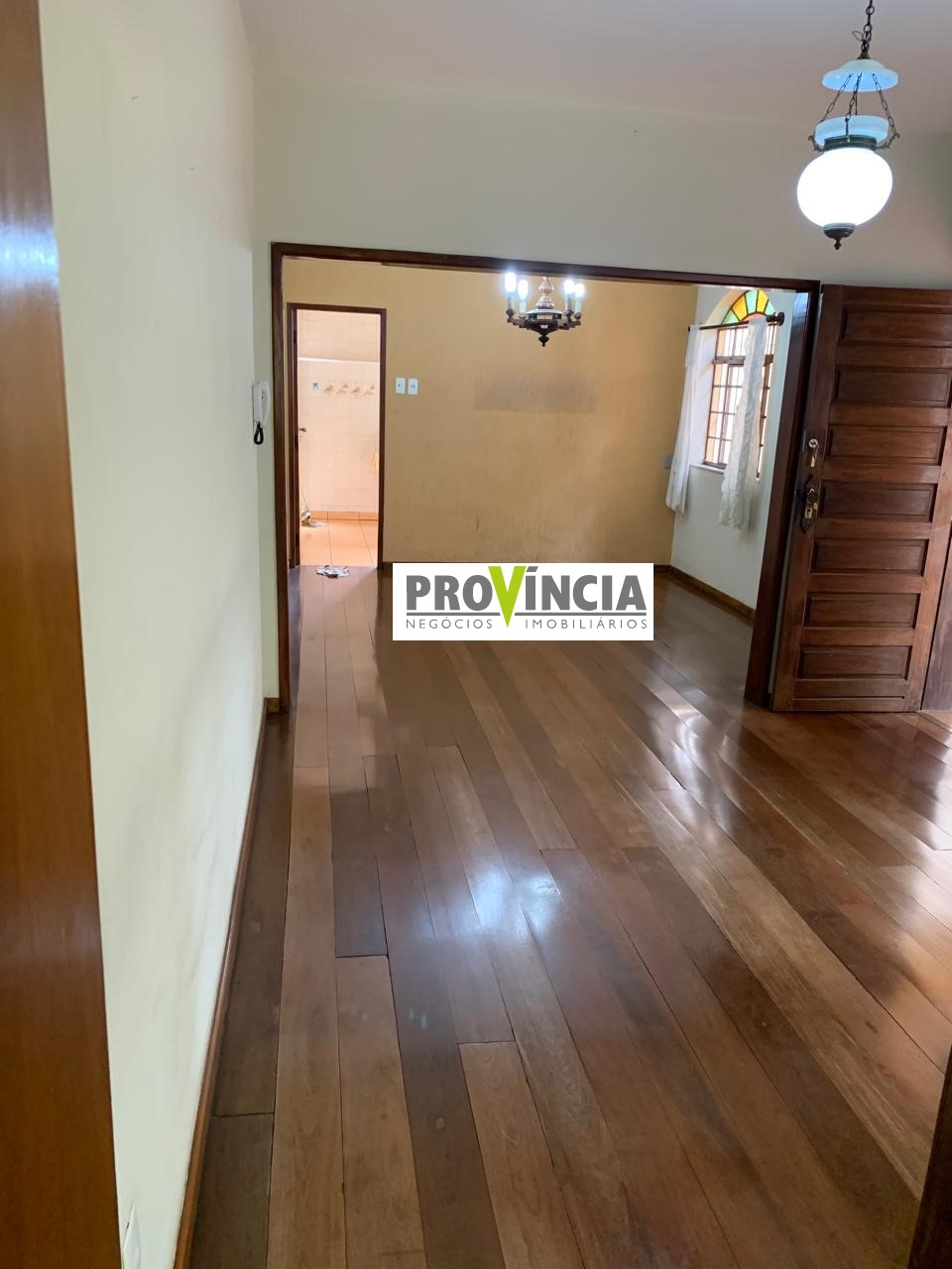 Casa à venda com 3 quartos, 191m² - Foto 4