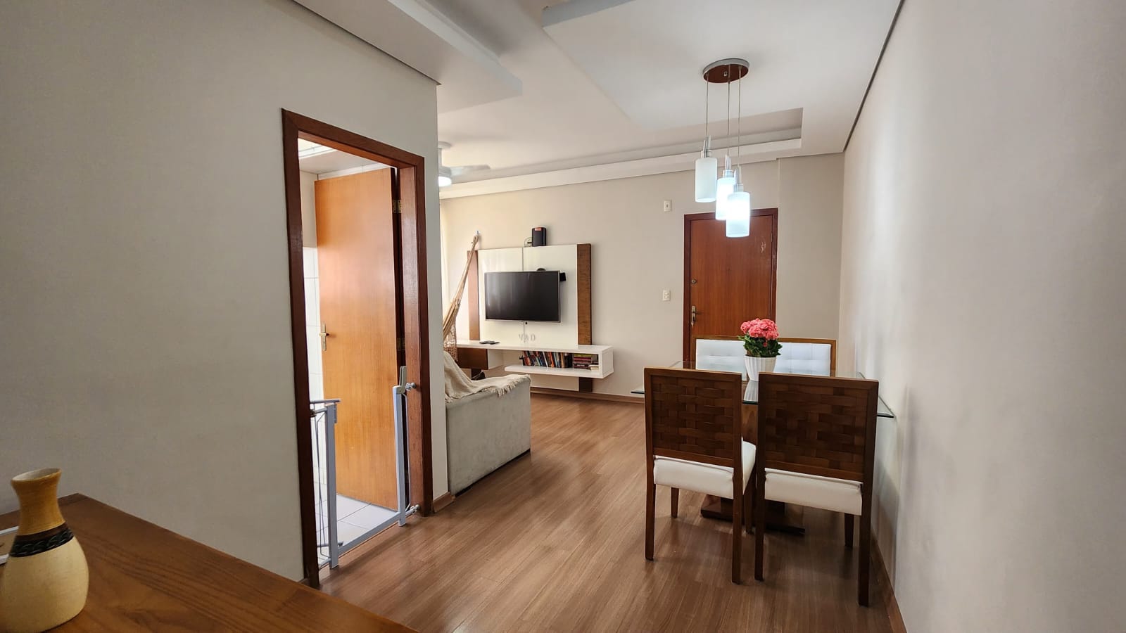 Apartamento à venda com 2 quartos, 67m² - Foto 3