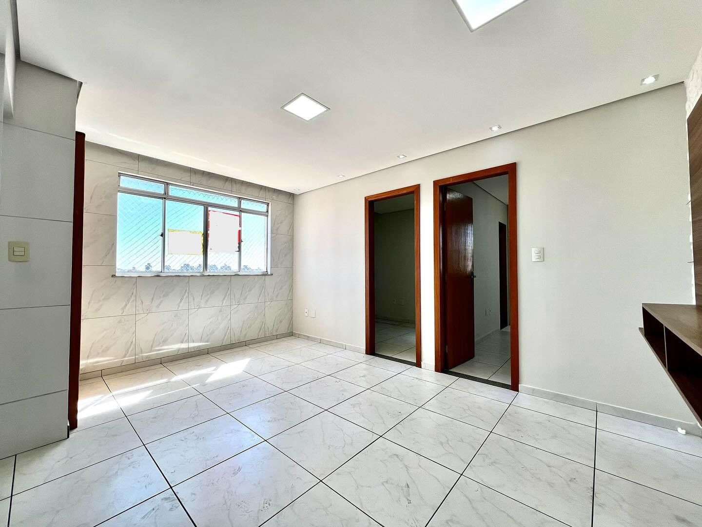 Apartamento à venda com 2 quartos, 50m² - Foto 2