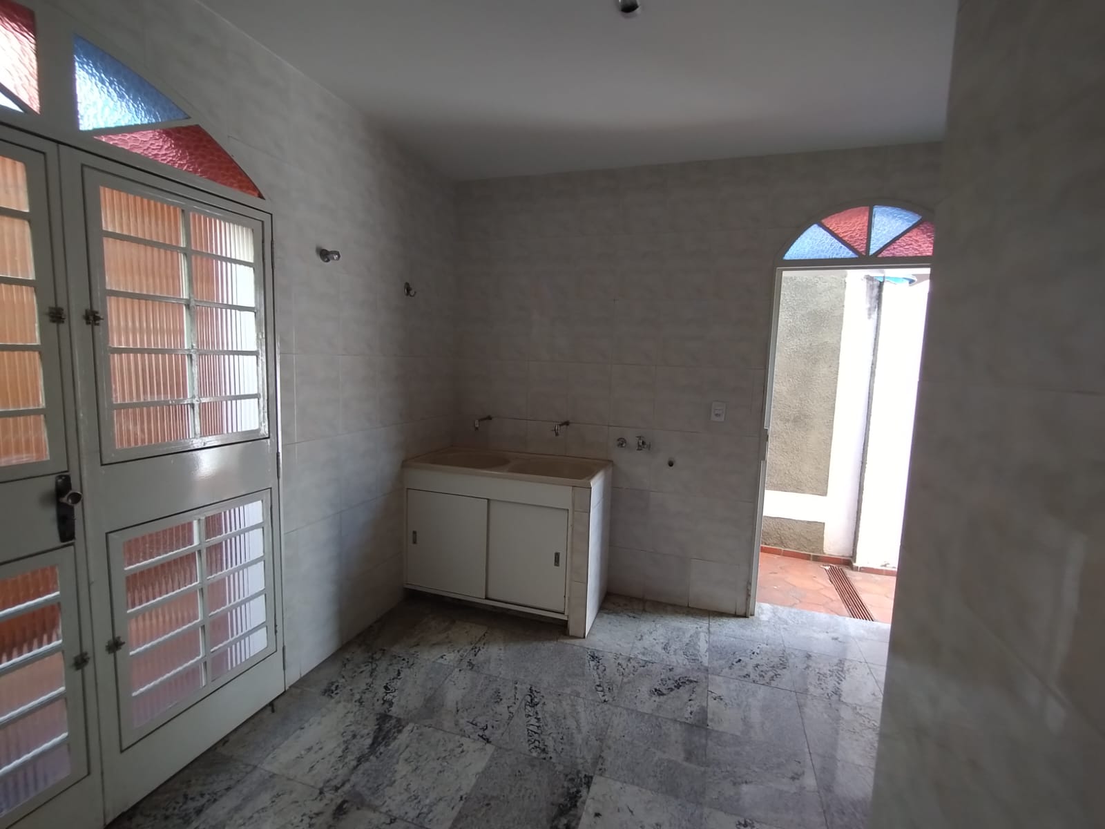 Casa para alugar com 3 quartos, 345m² - Foto 14