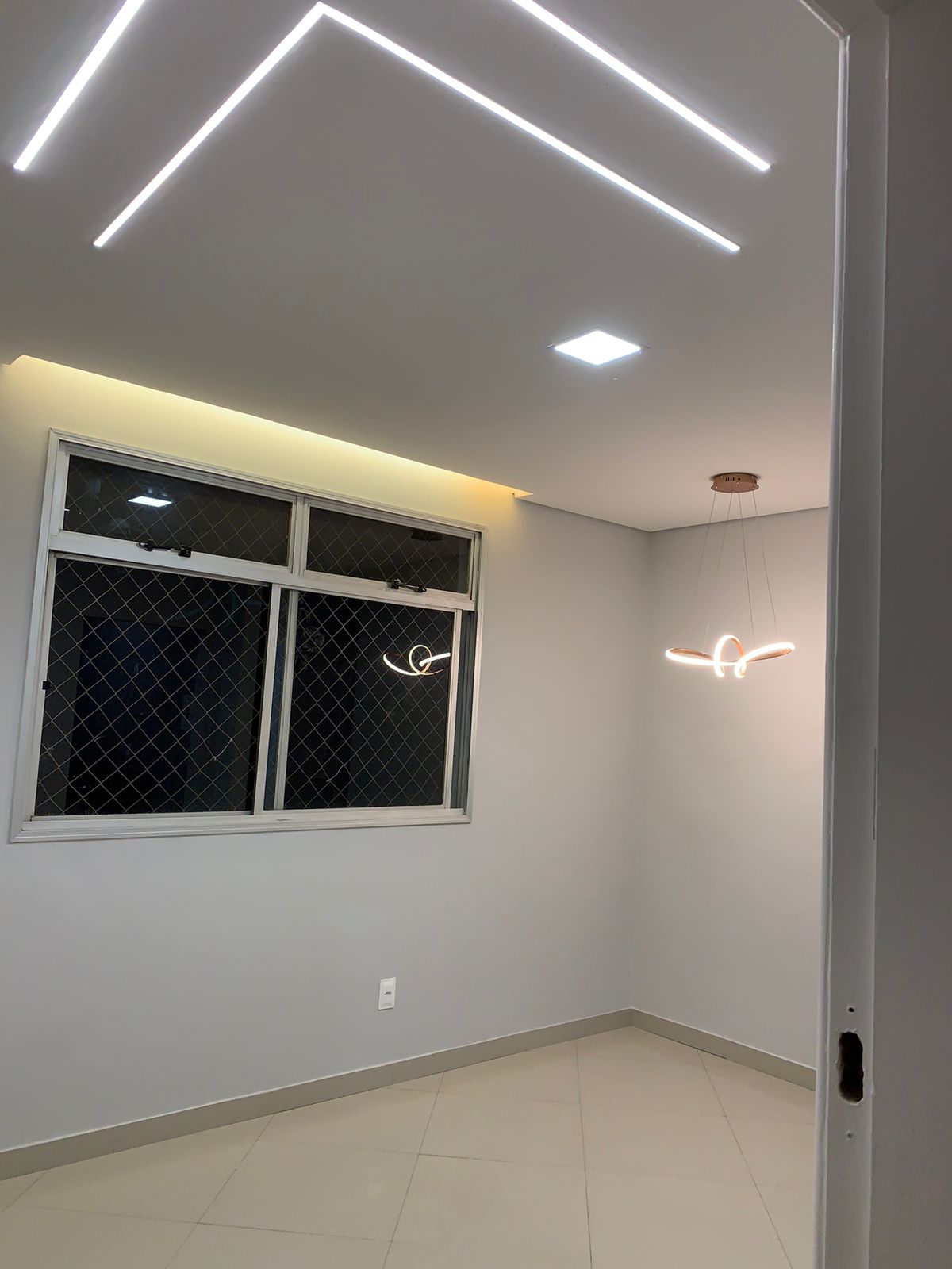 Apartamento para alugar com 2 quartos, 75m² - Foto 17