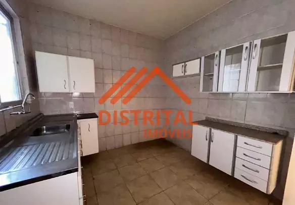 Casa para alugar com 3 quartos, 70m² - Foto 4