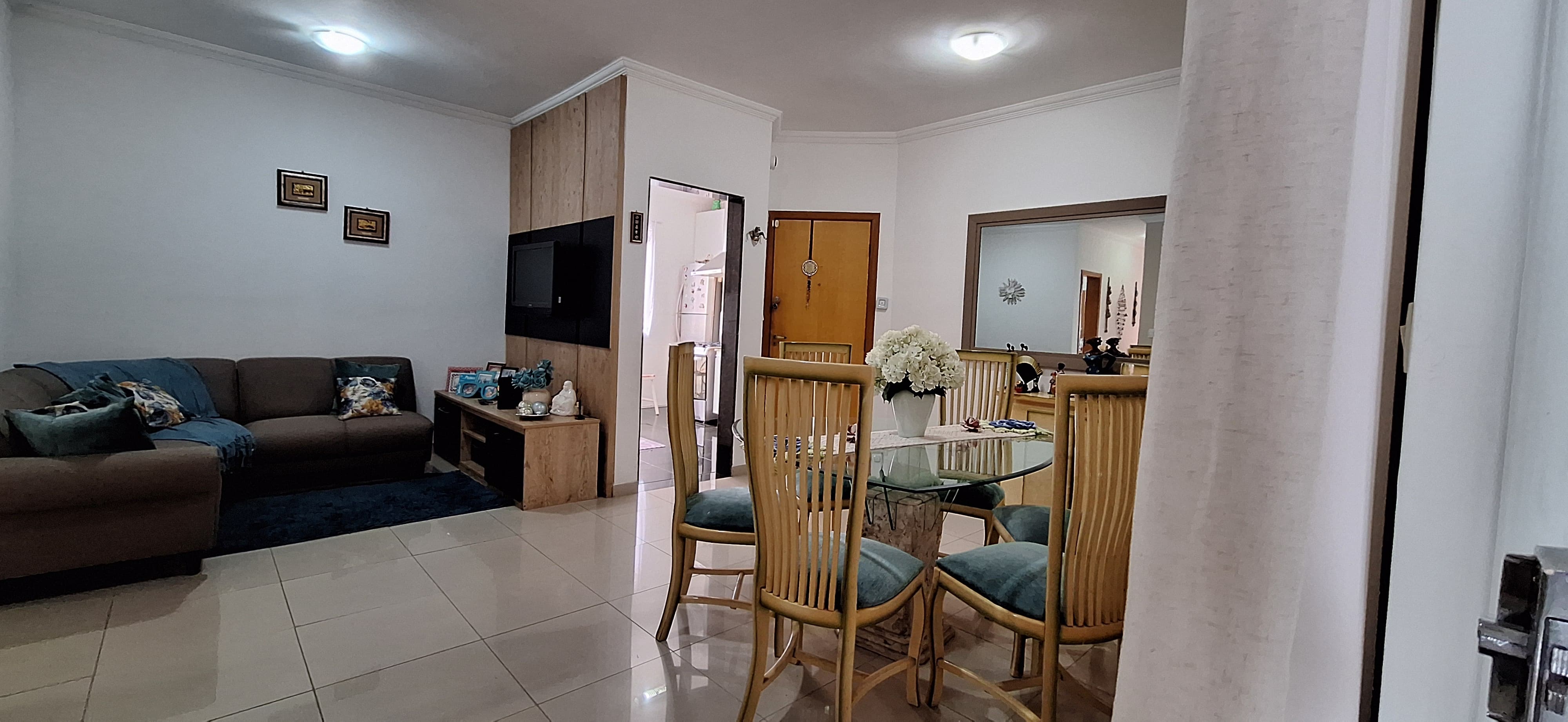 Apartamento à venda com 3 quartos, 130m² - Foto 1