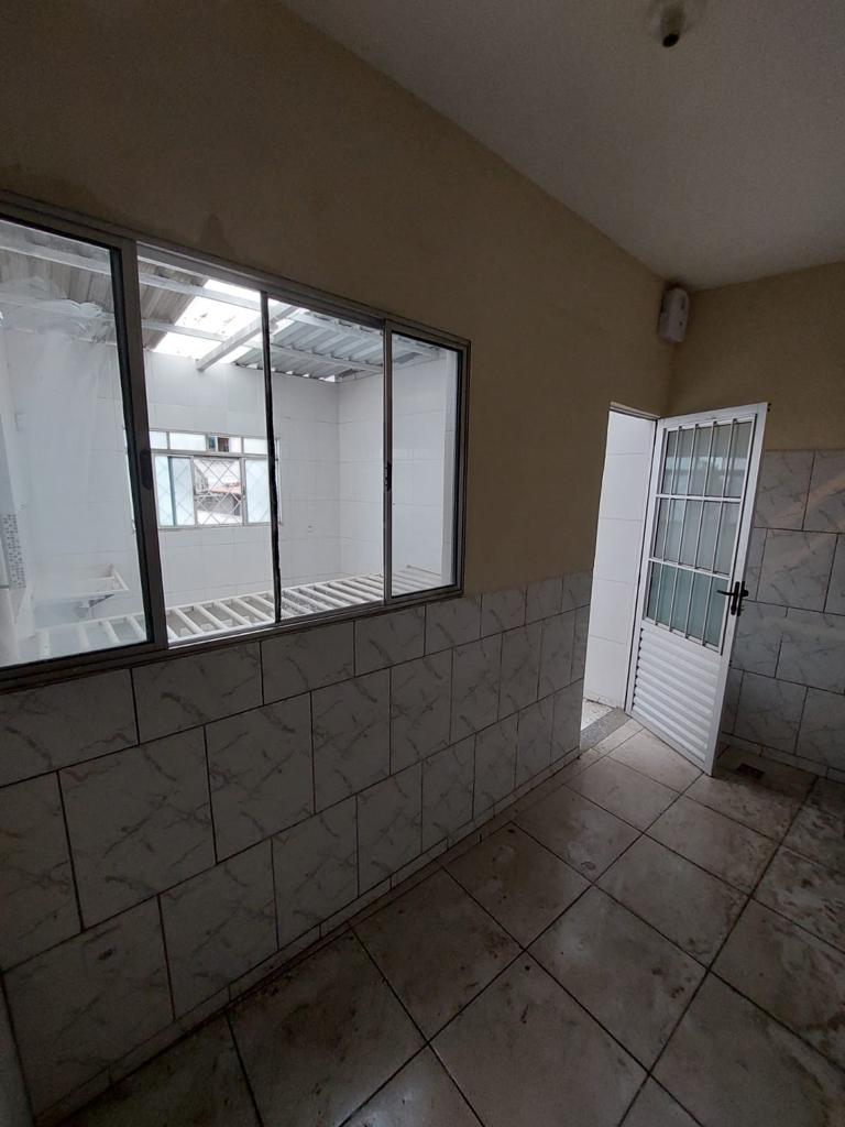 Casa à venda com 2 quartos, 250m² - Foto 8