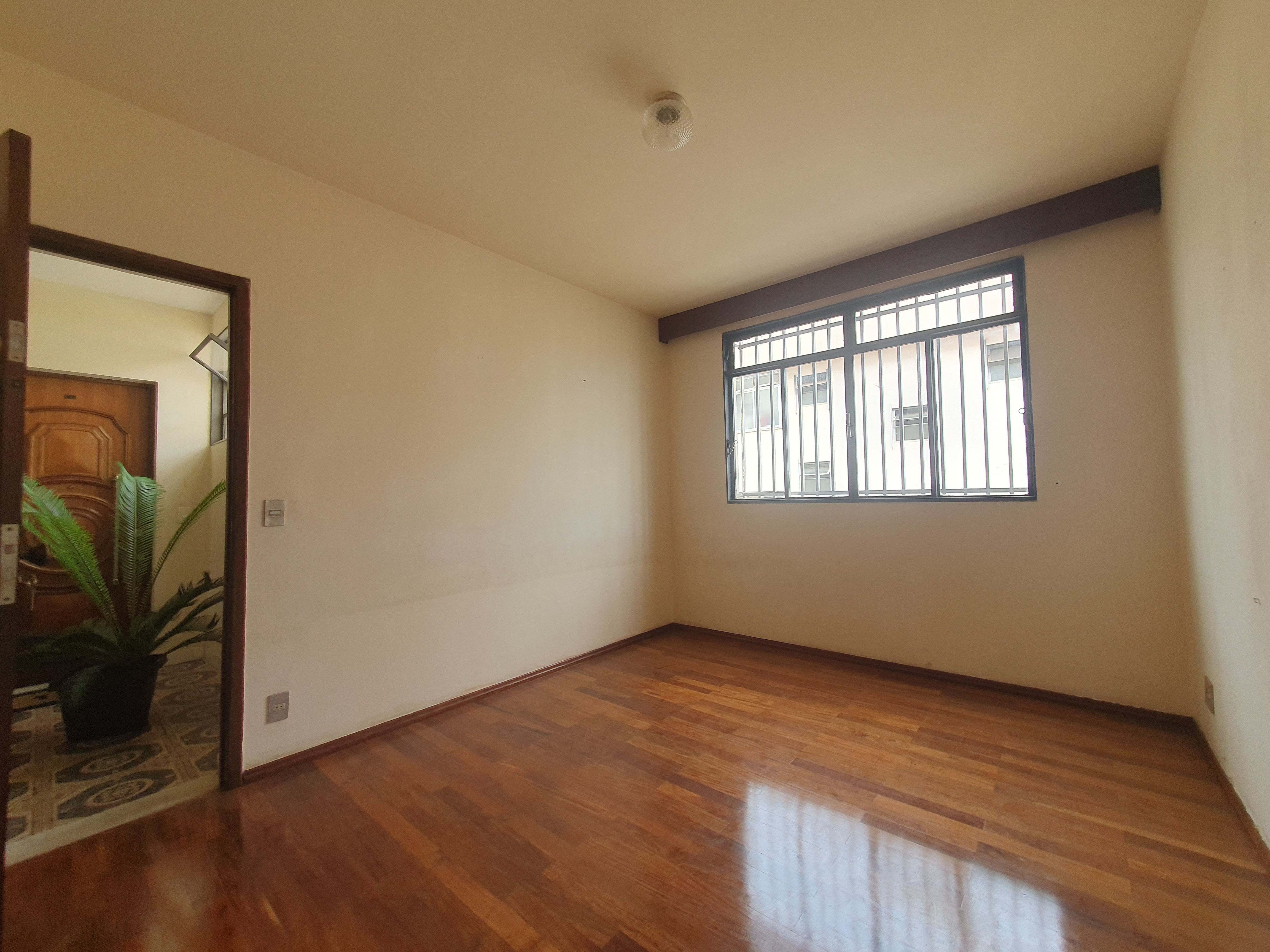 Apartamento à venda com 3 quartos, 113m² - Foto 2