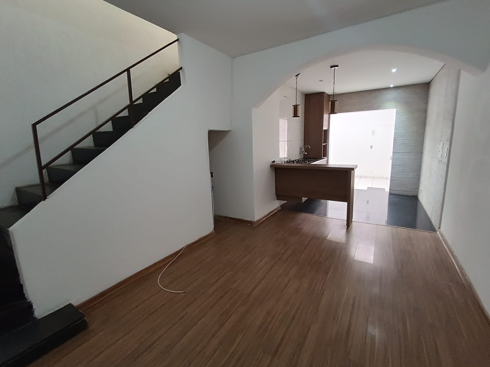 Casa à venda com 2 quartos, 90m² - Foto 3