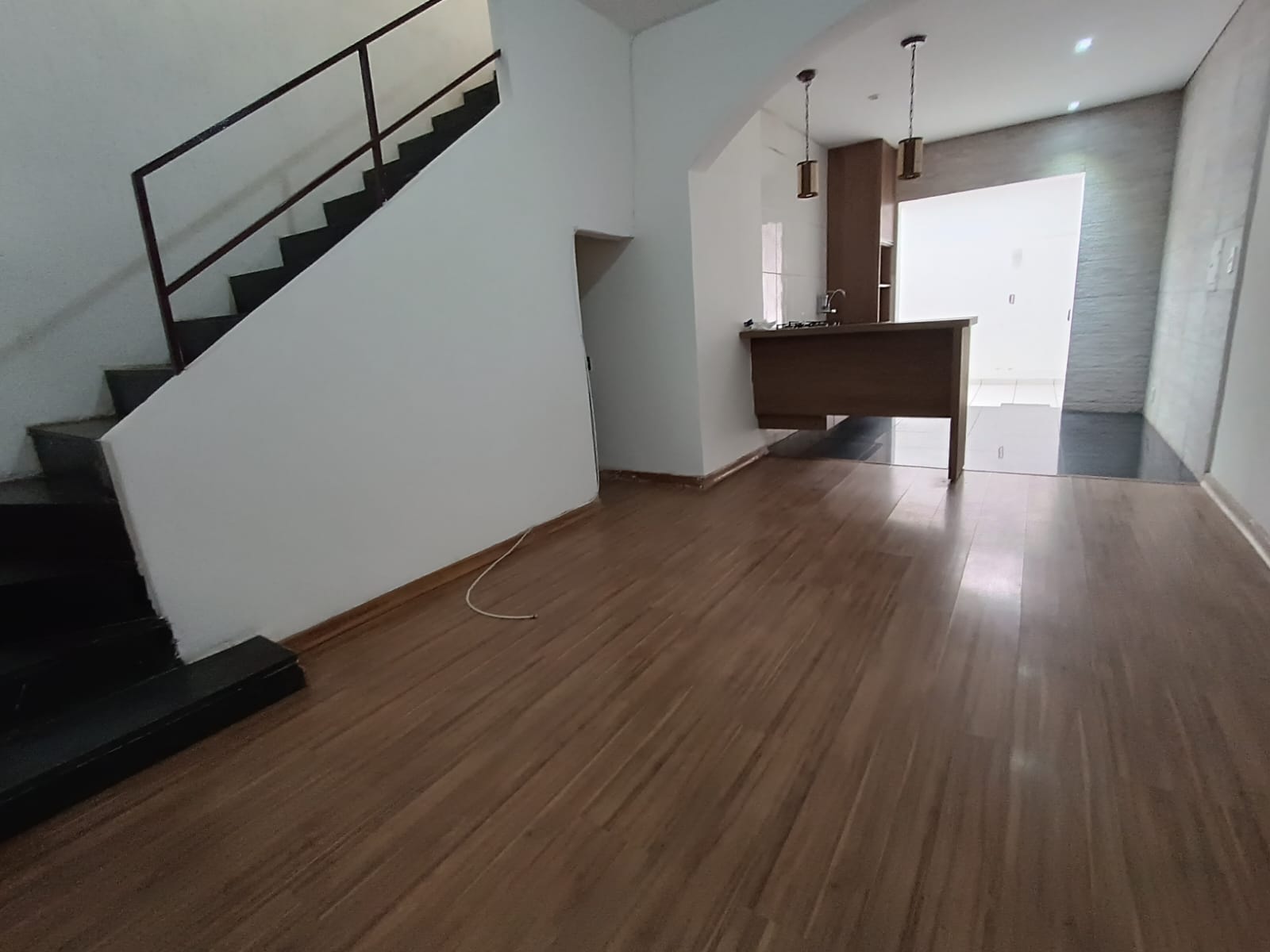 Casa à venda com 2 quartos, 90m² - Foto 2