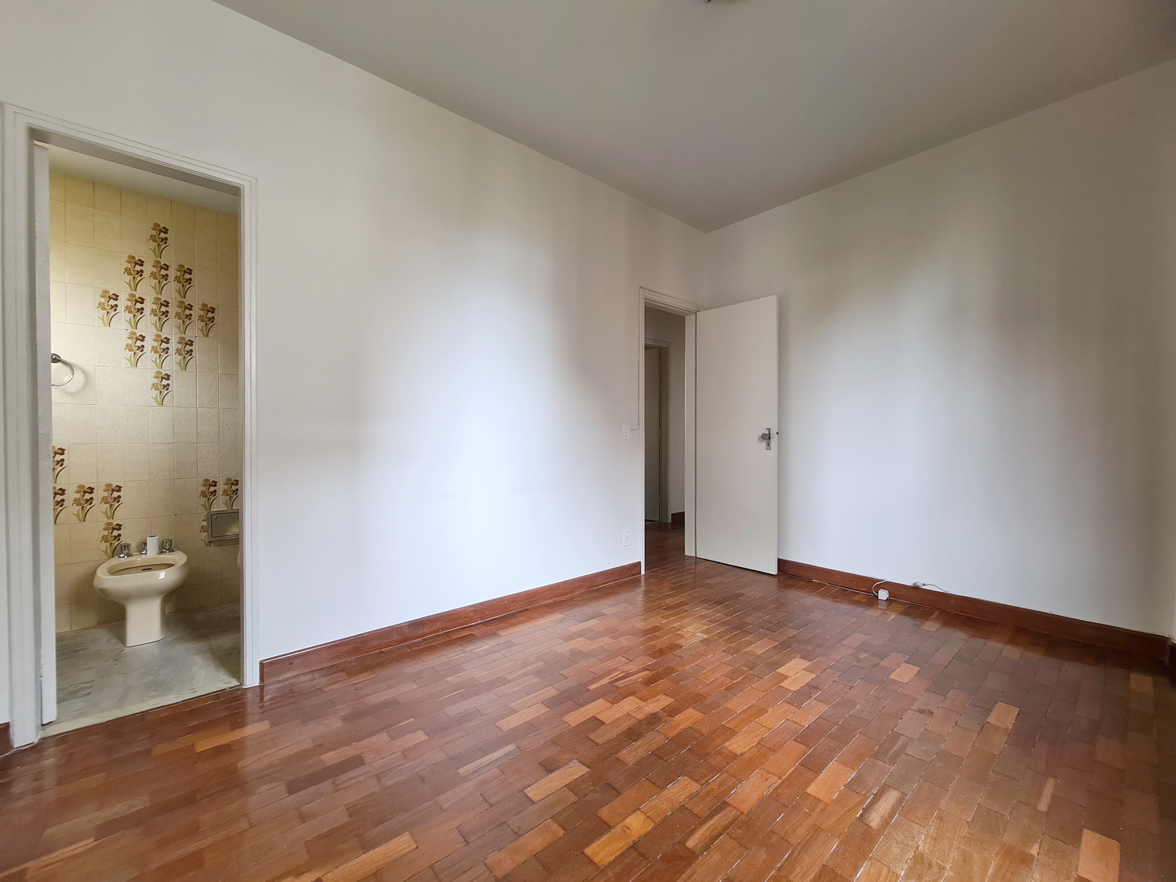 Apartamento para alugar com 4 quartos, 150m² - Foto 14