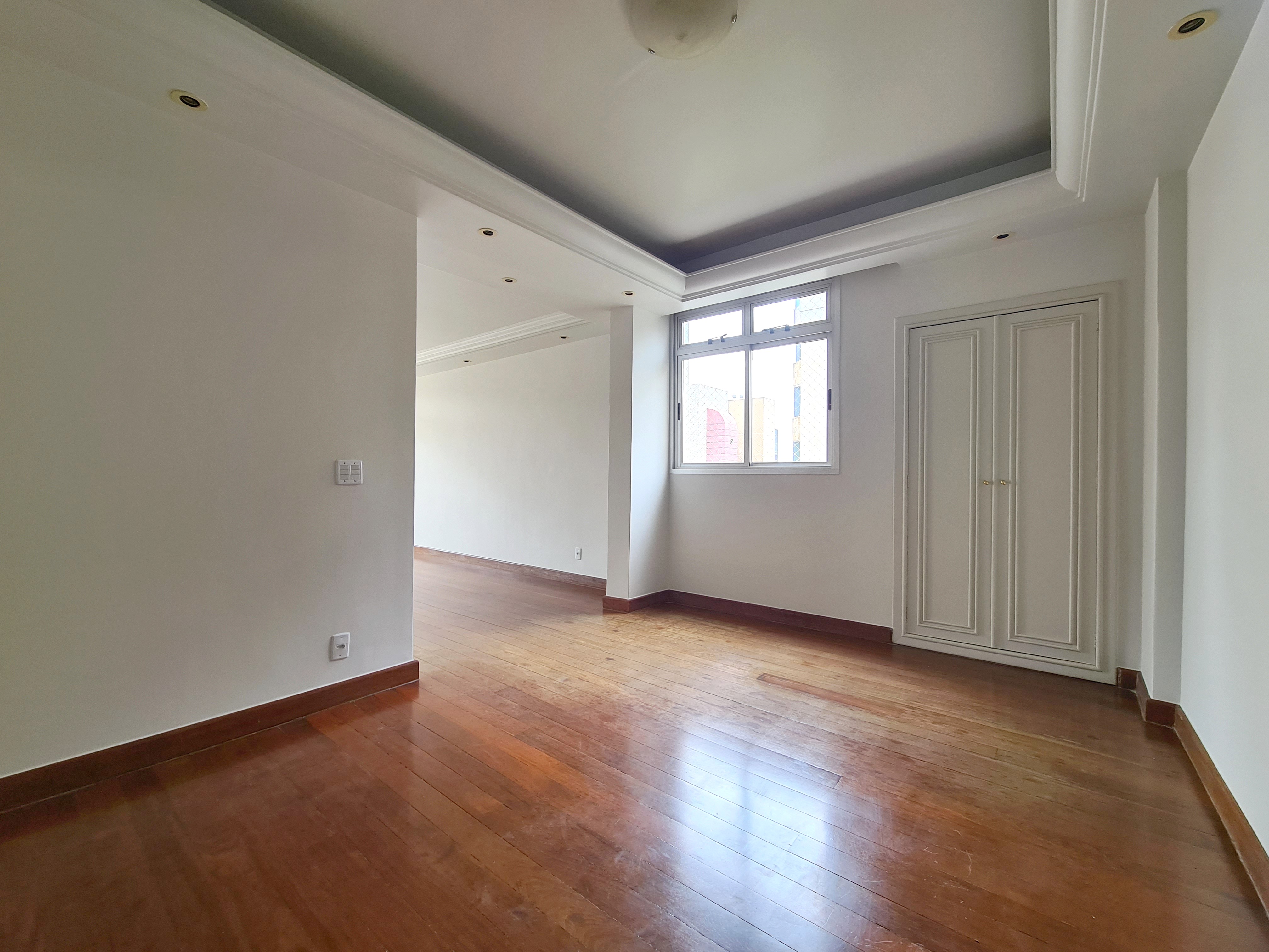 Apartamento para alugar com 4 quartos, 150m² - Foto 5