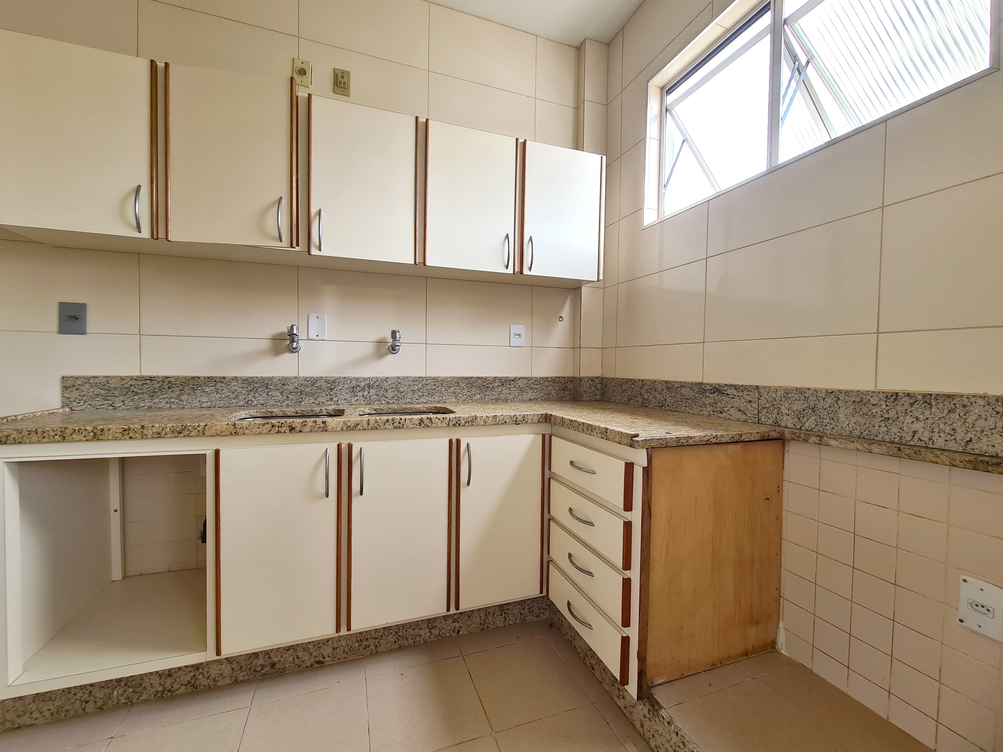 Apartamento para alugar com 4 quartos, 150m² - Foto 19