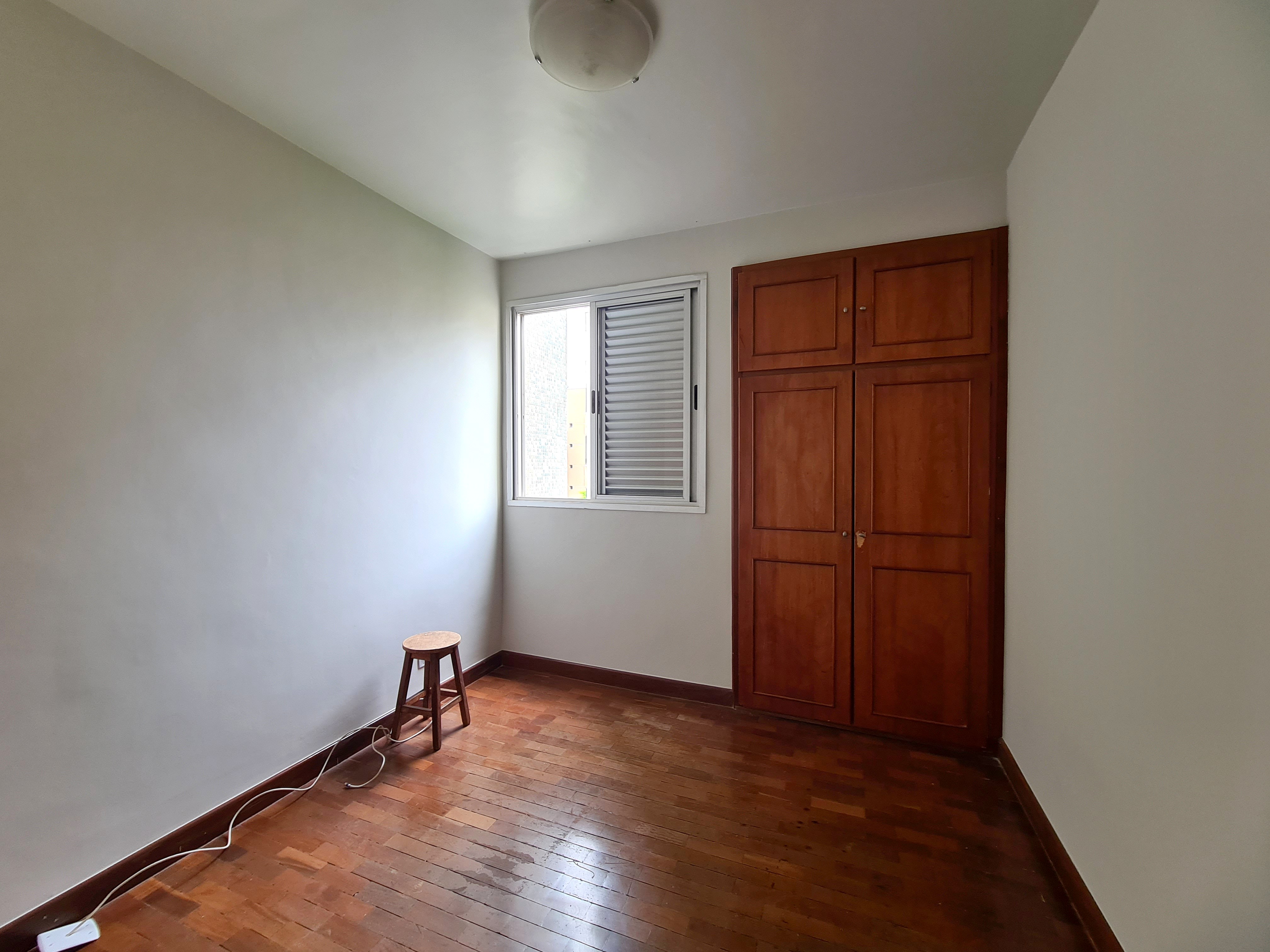 Apartamento para alugar com 4 quartos, 150m² - Foto 9