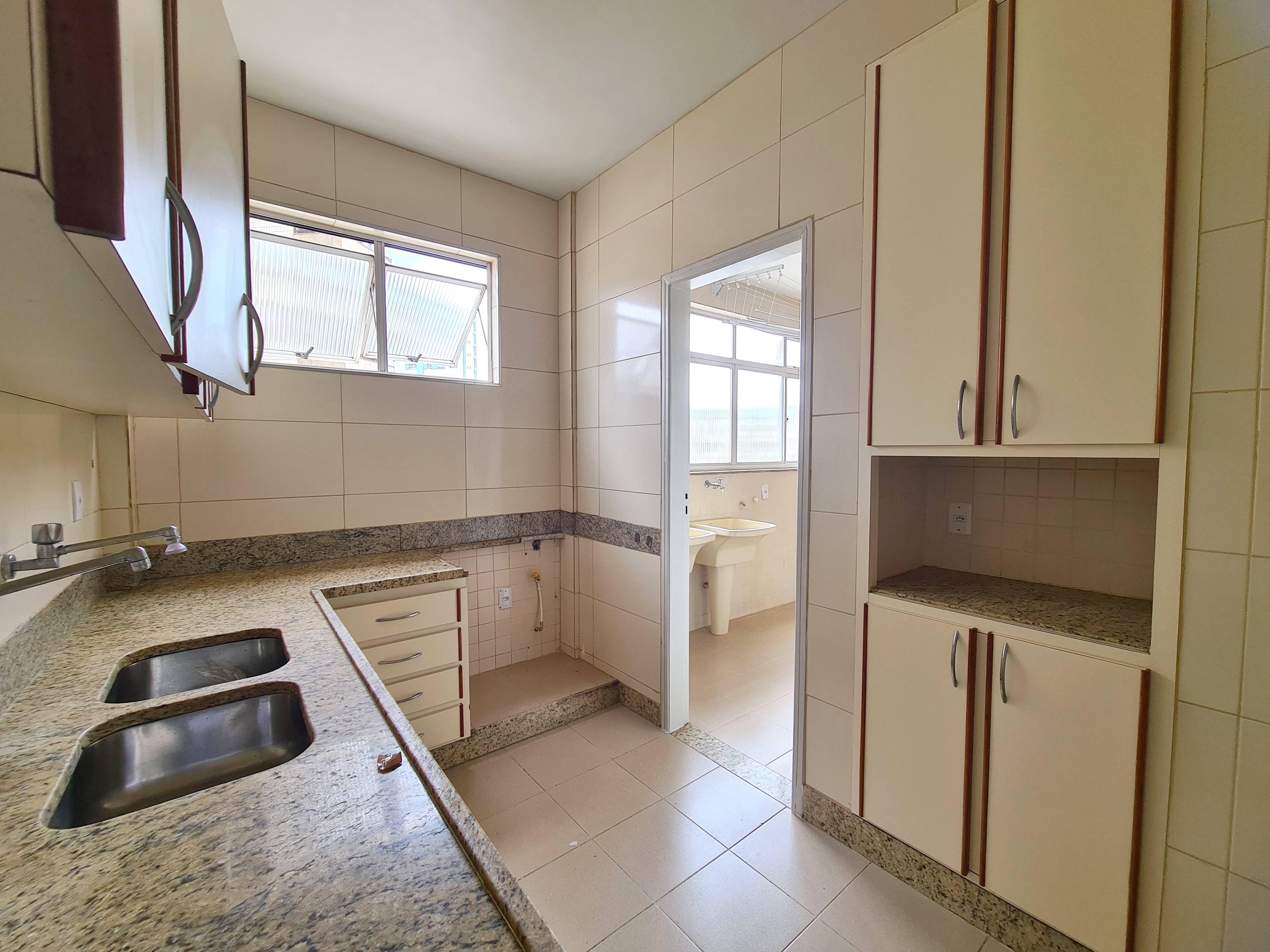 Apartamento para alugar com 4 quartos, 150m² - Foto 17