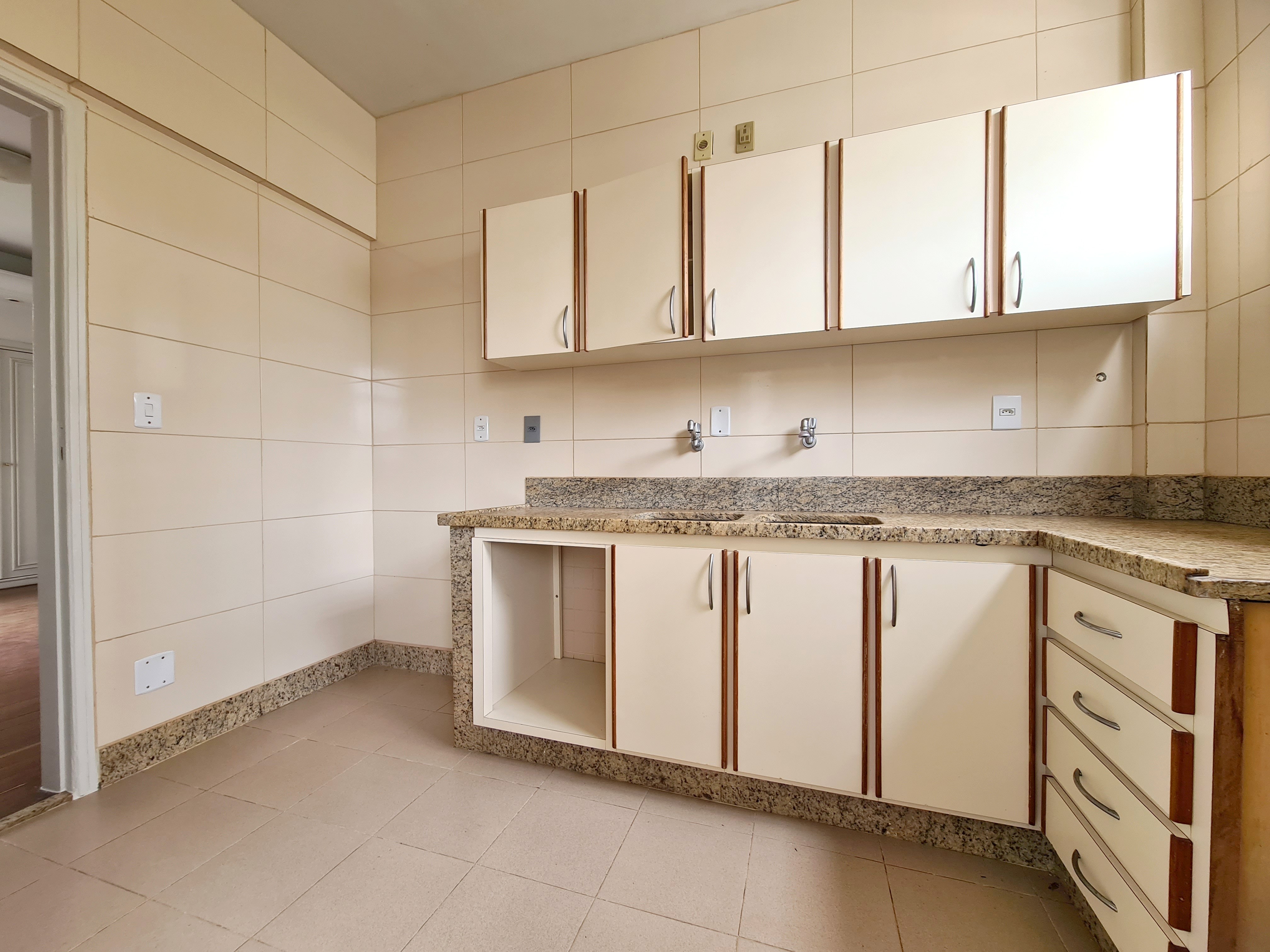 Apartamento para alugar com 4 quartos, 150m² - Foto 20