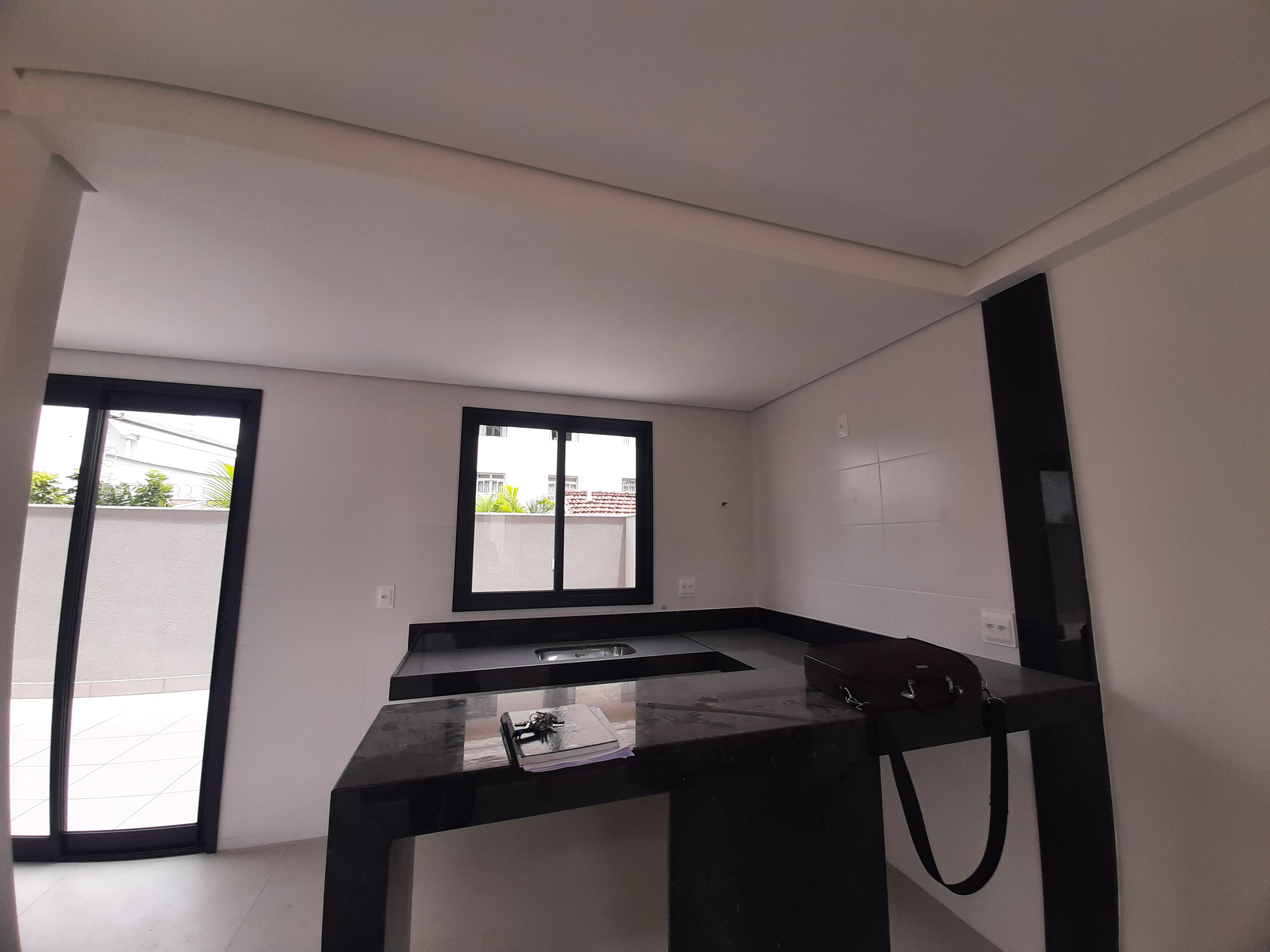 Apartamento à venda com 2 quartos, 67m² - Foto 4