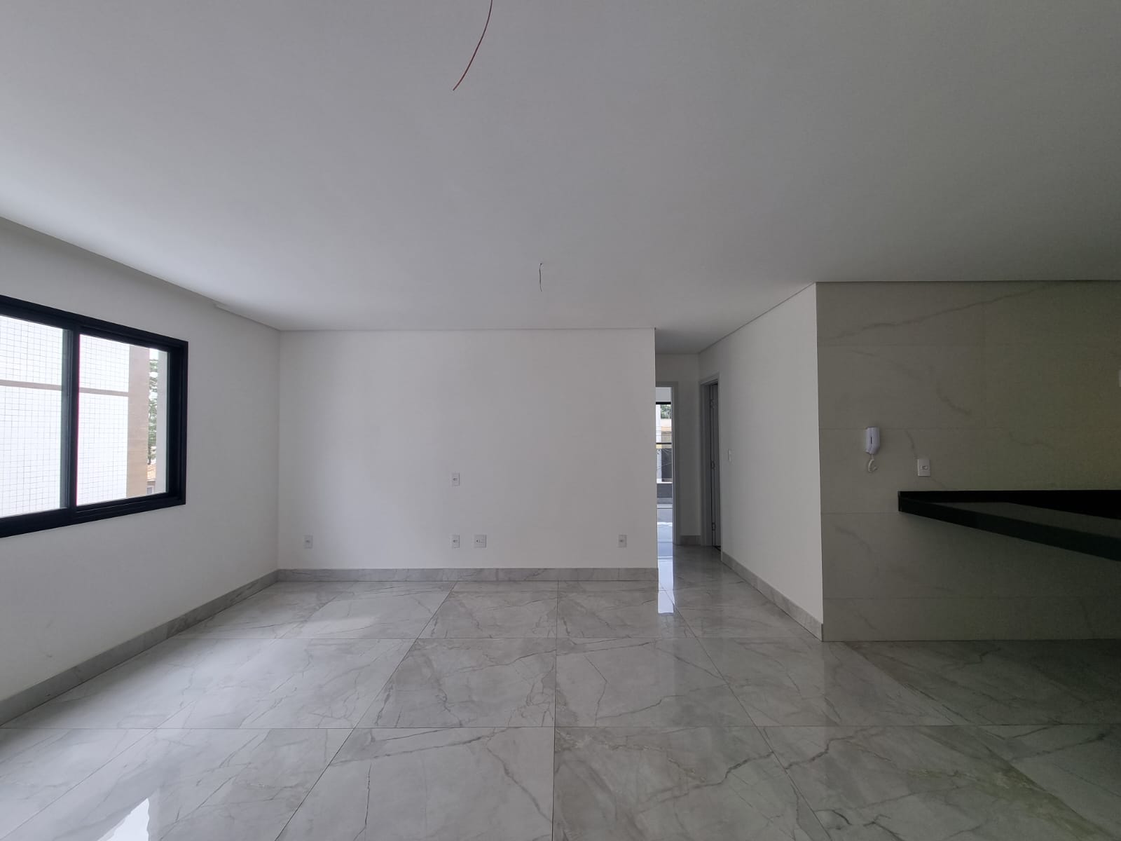 Apartamento à venda com 3 quartos, 95m² - Foto 2