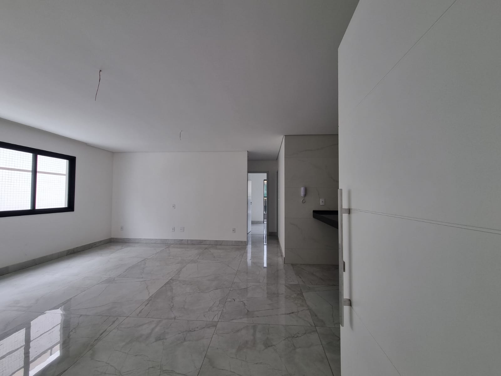 Apartamento à venda com 3 quartos, 95m² - Foto 1