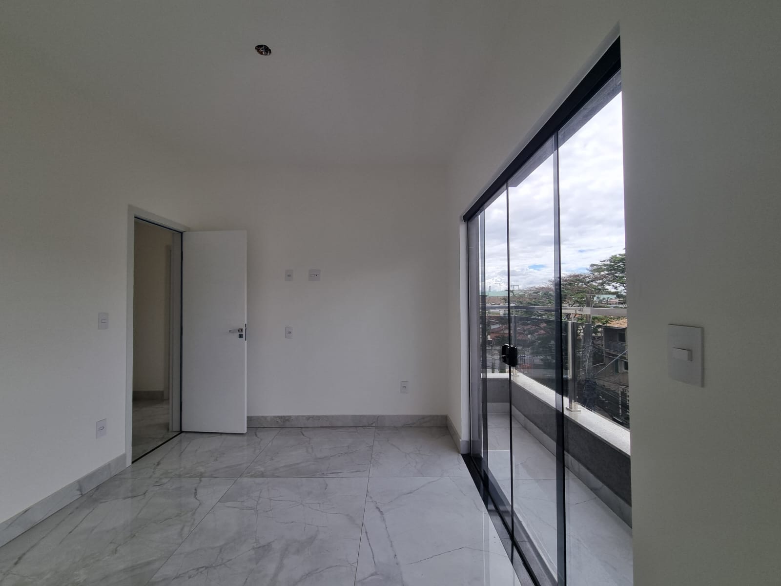 Apartamento à venda com 3 quartos, 95m² - Foto 8