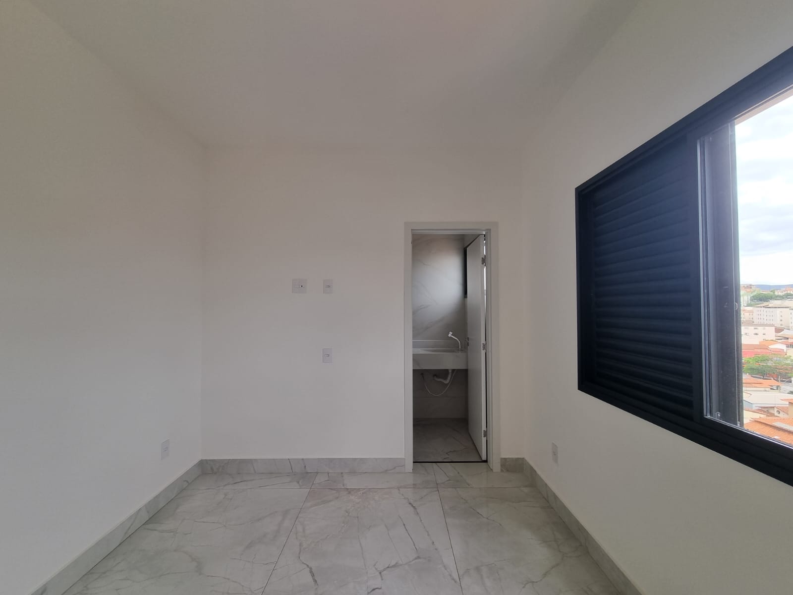 Apartamento à venda com 3 quartos, 95m² - Foto 8