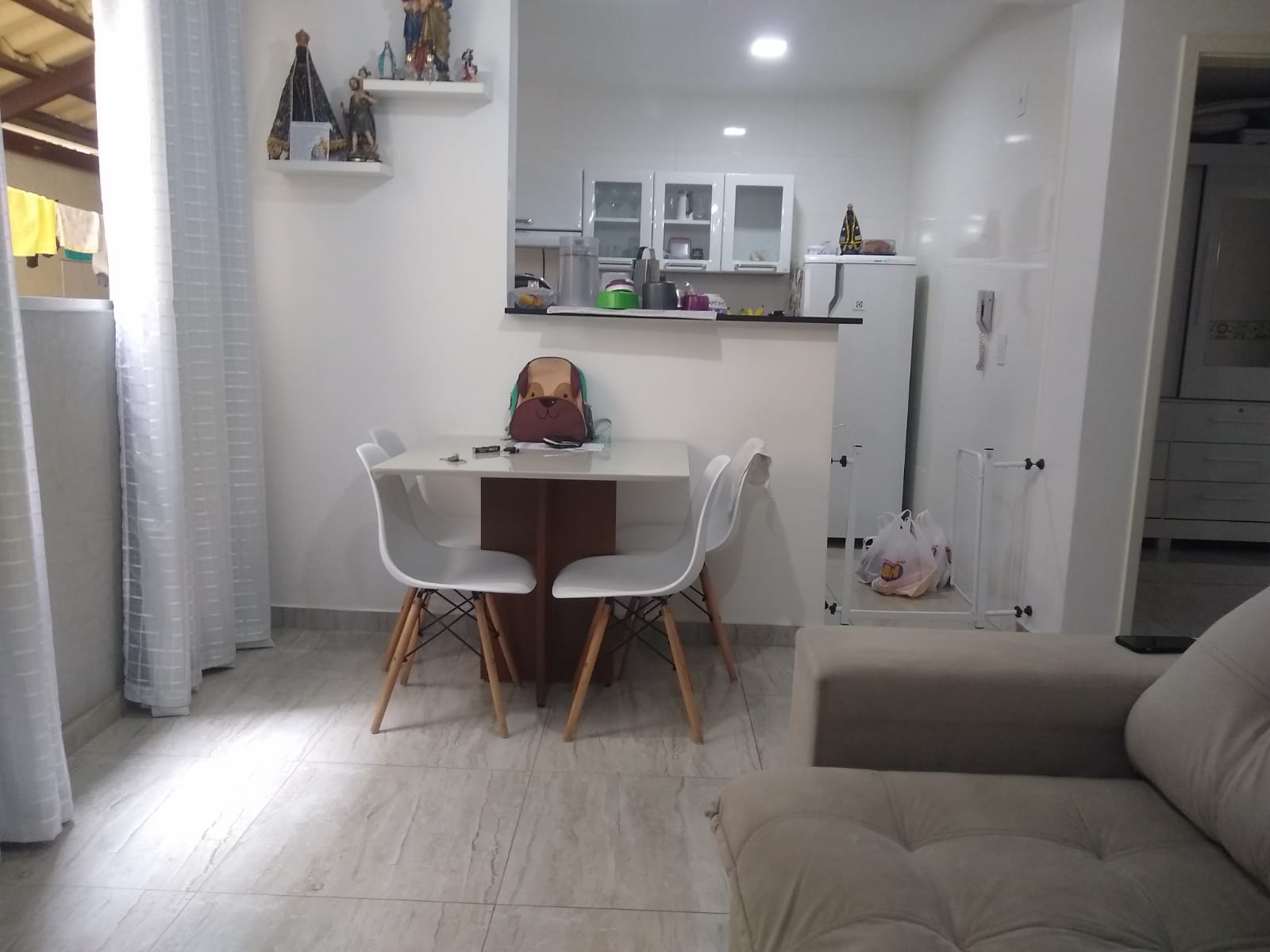 Apartamento à venda com 2 quartos, 75m² - Foto 2