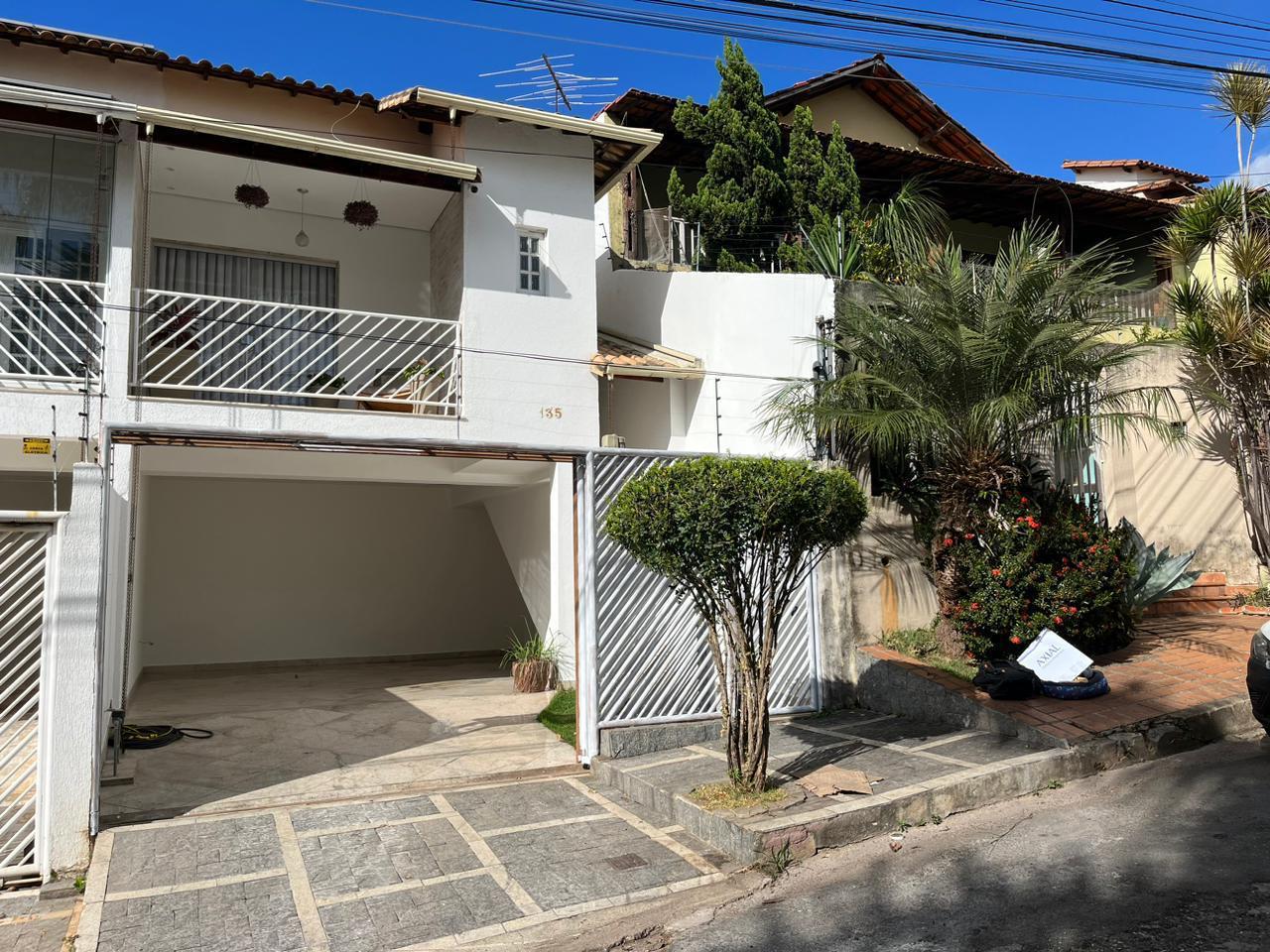 Casa à venda com 3 quartos, 180m² - Foto 2