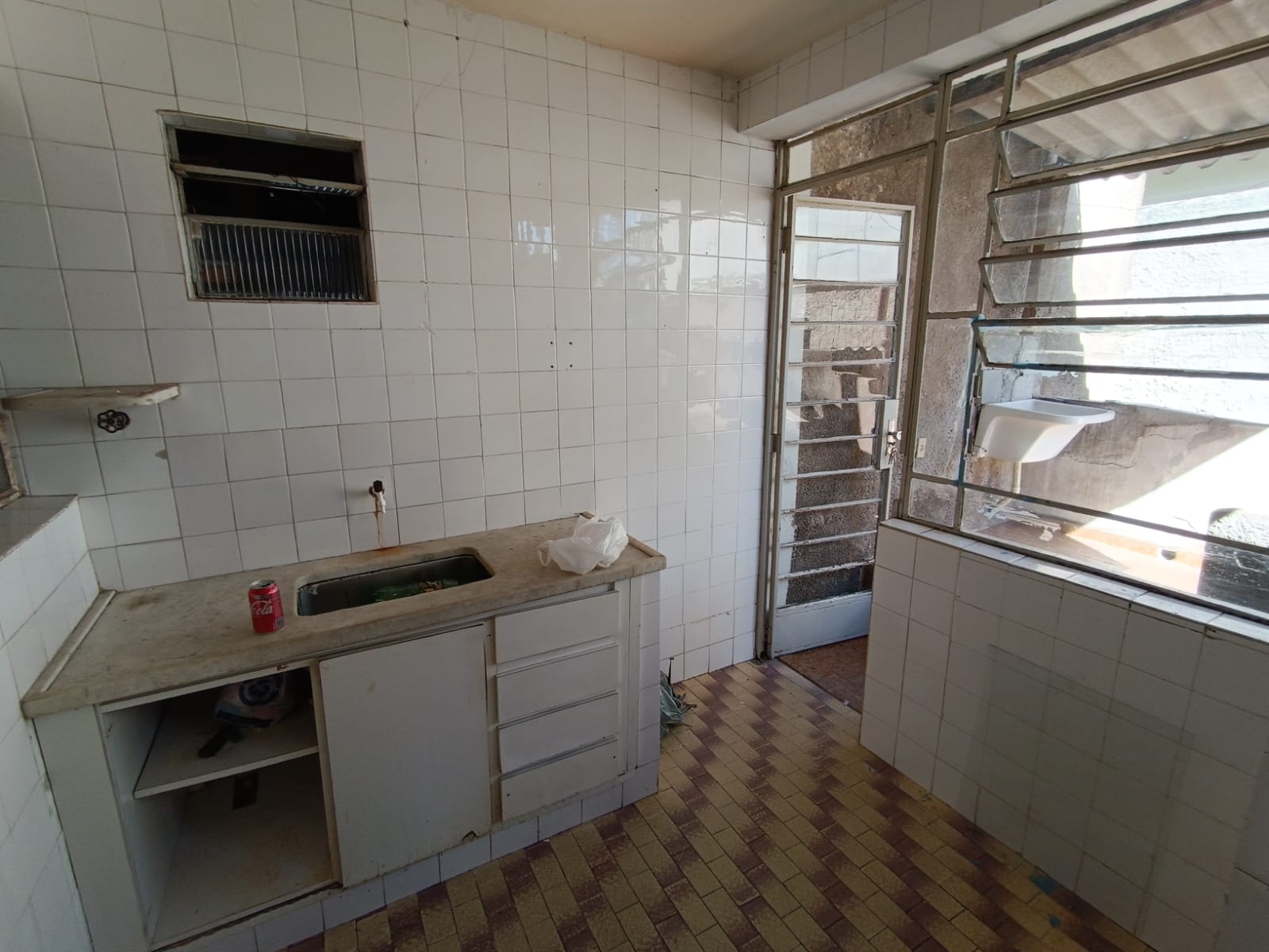 Casa à venda com 3 quartos, 300m² - Foto 9