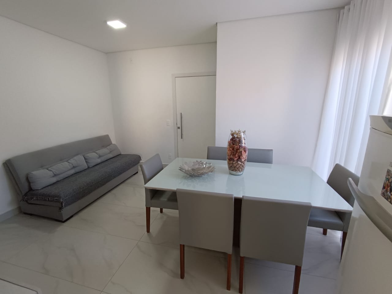 Apartamento à venda com 2 quartos, 90m² - Foto 2